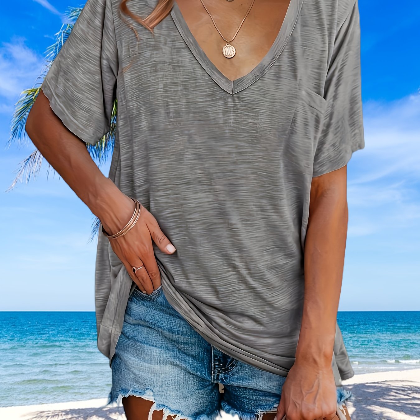 Women's V-neck Summer Daily T-shirts, Loose Fit Short Sleeve Casual Tops With Pocket For