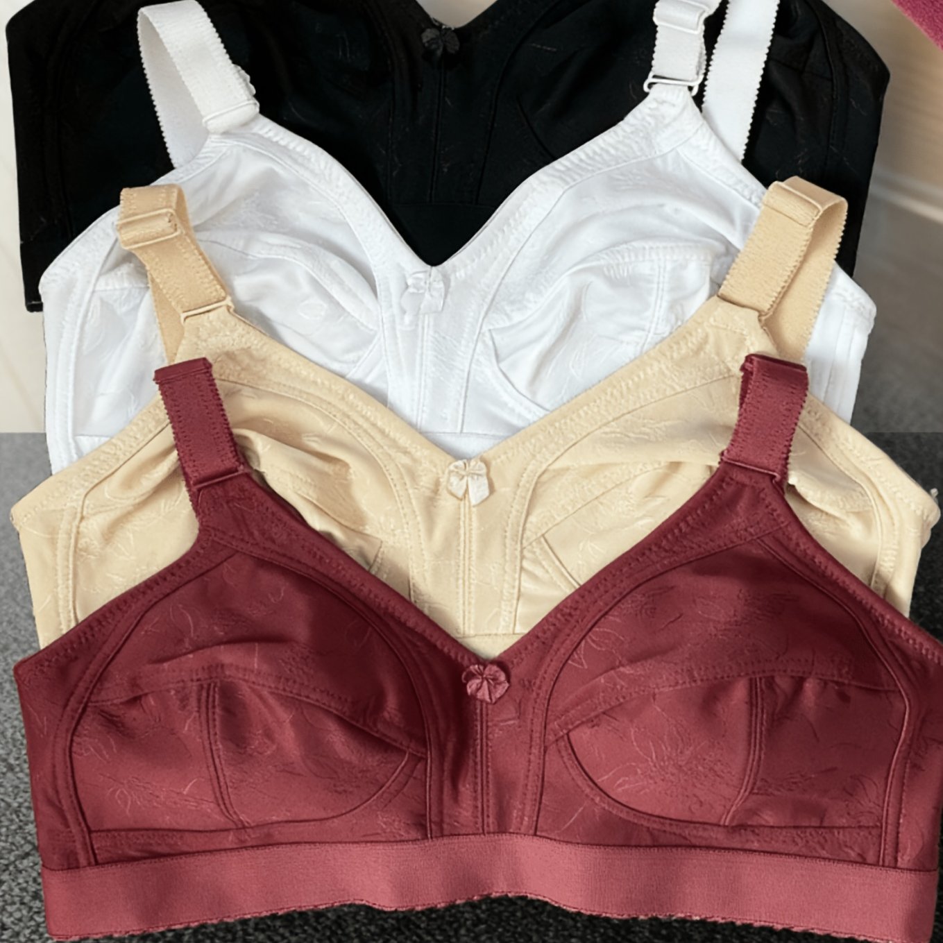 TEMU Spring/summer New Arrival, Random 3pcs Set, Sporty Casual, European/ Size, Botanical Jacquard Fabric, Push- Coverage, Wireless Sports Bra