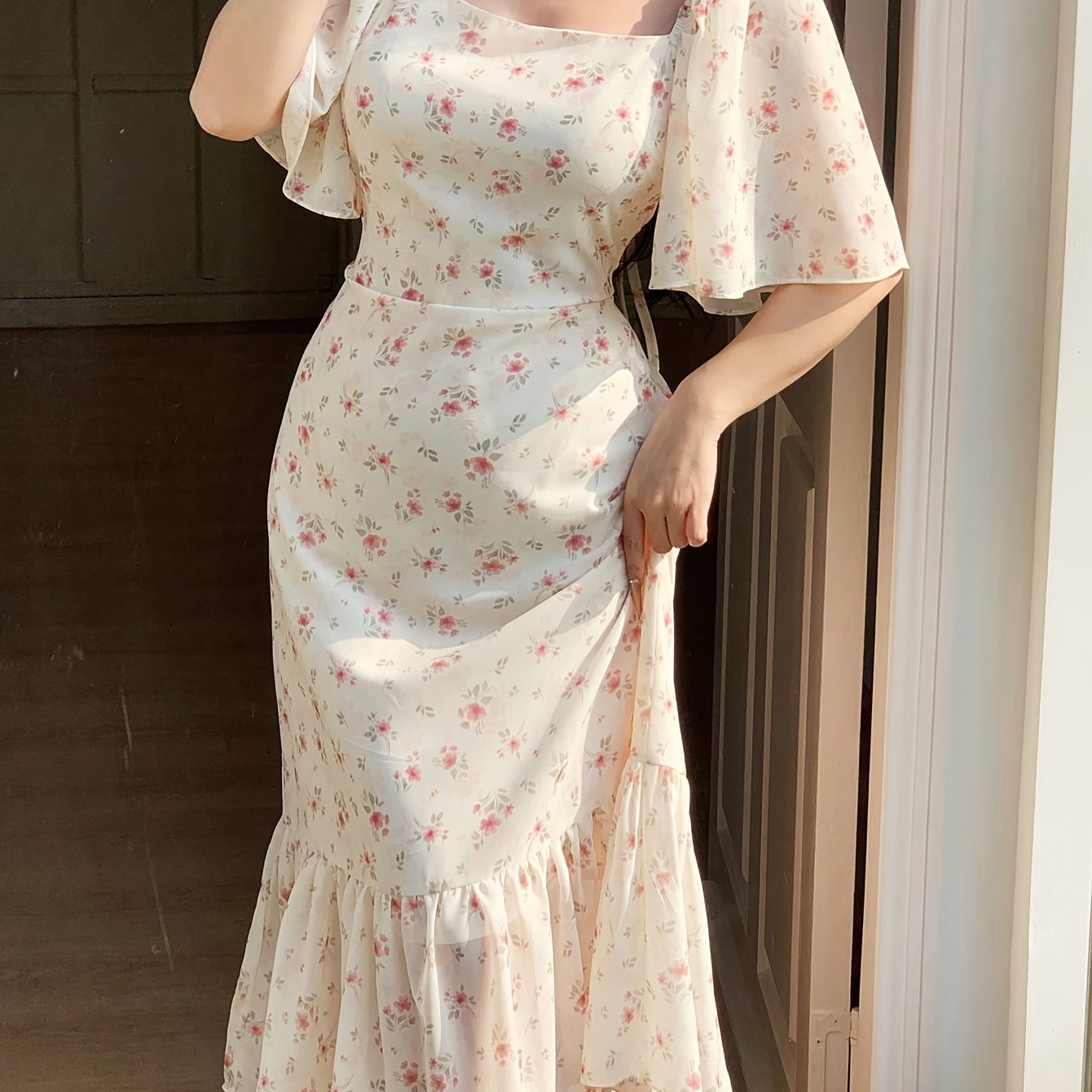 E-shop Selbst entwickeltes Damenkleid, elegantes Kleid mit kleinem Blumenmuster