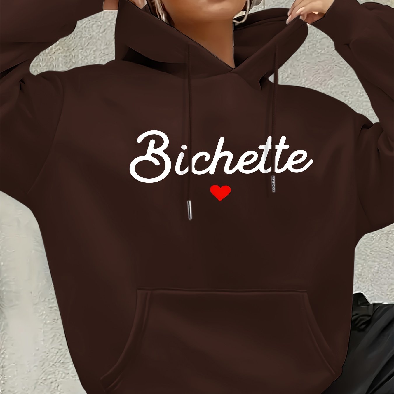 TEMU Sweat à capuche élégant pour femme, style vintage avec un cœur rouge et un imprimé de , complété par une . Ce sweat est parfait pour une tenue