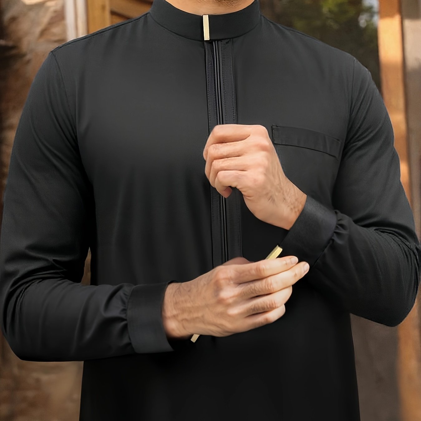 Image of 's Traditional Middle Eastern Outfit Elegant , Featuring Long Sleeves, A Stand Collar, And Metallic Accents, Suitable For , Perfect For Eid Al-fitr And Eid Celebrations