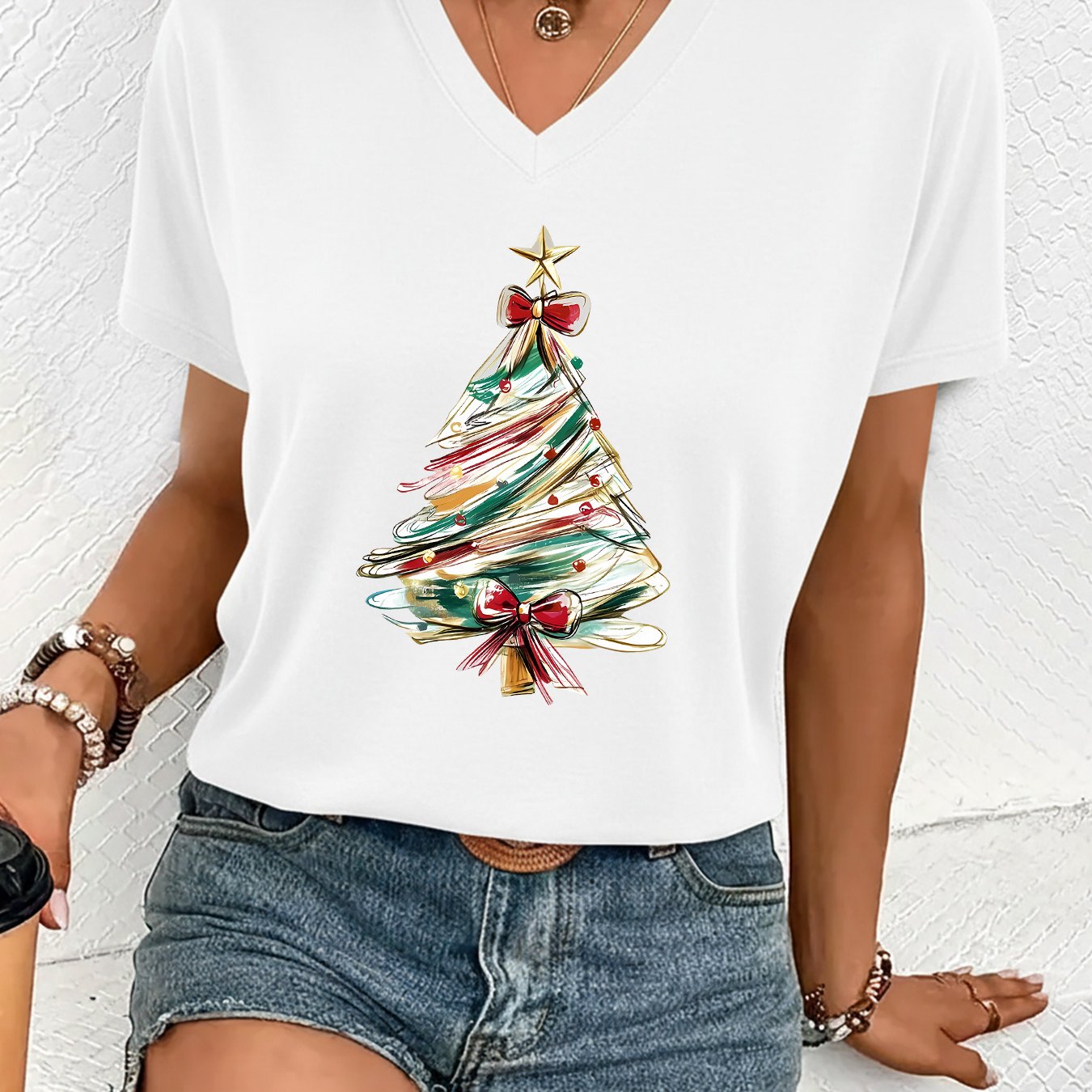 TEMU The Christmas Print Series Newly , Featuring Stylish V-neck Short-sleeve T-shirts For Women With A Fashionable Print Design. Made From Soft And