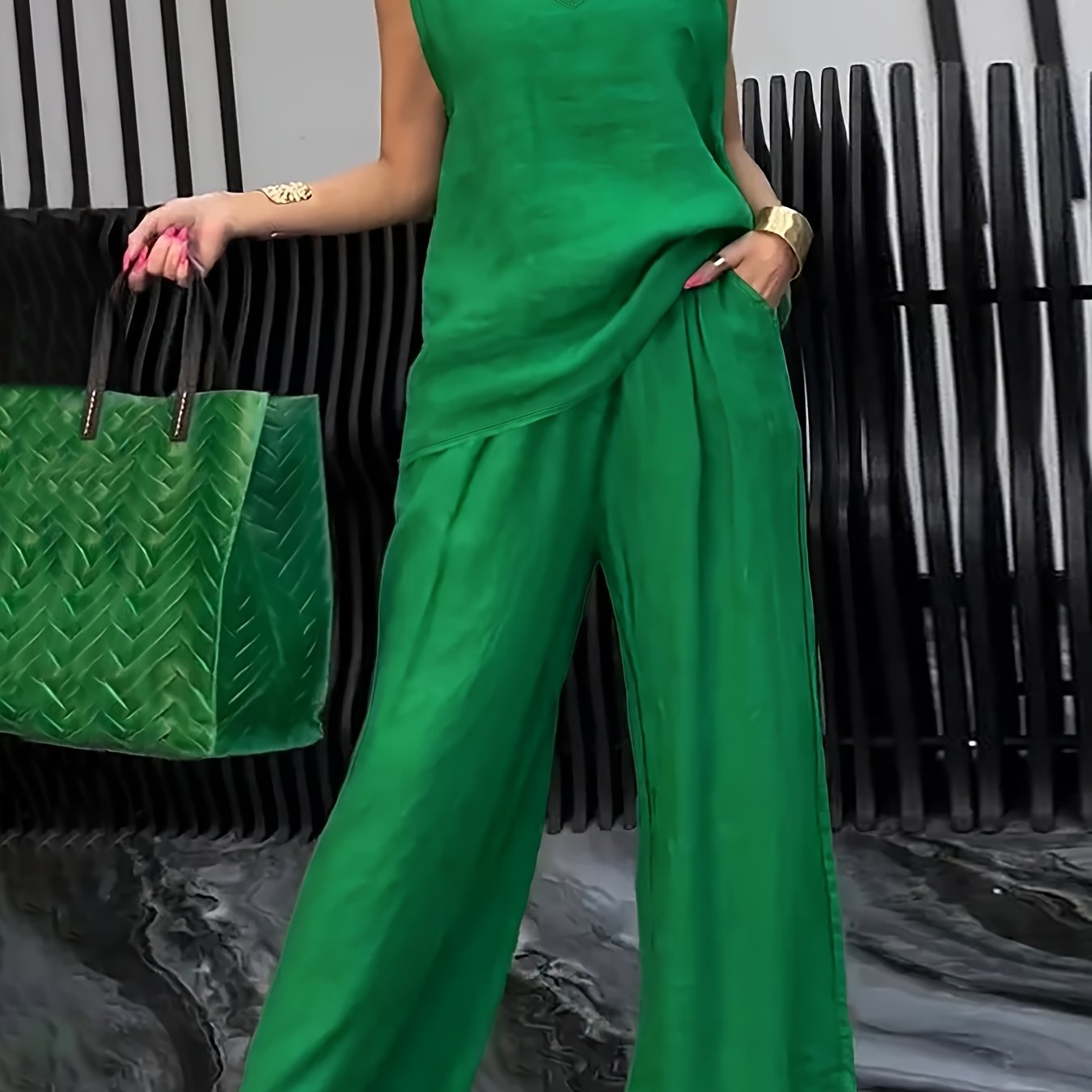 Image of Women's Casual 2pcs Set Solid Color Loose Sleeveless V-neck Tank Top + Wide-leg Pants