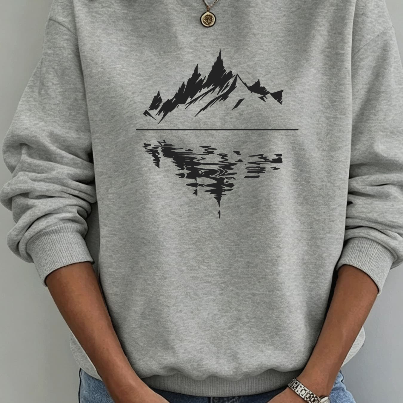 Image of Autumn/winter New Arrival Fleece Pullover: Women's Relaxed Fit Crewneck Sweatshirt With Mountain Print, Breathable And Comfortable For Casual Daily Wear, Versatile Layering Piece
