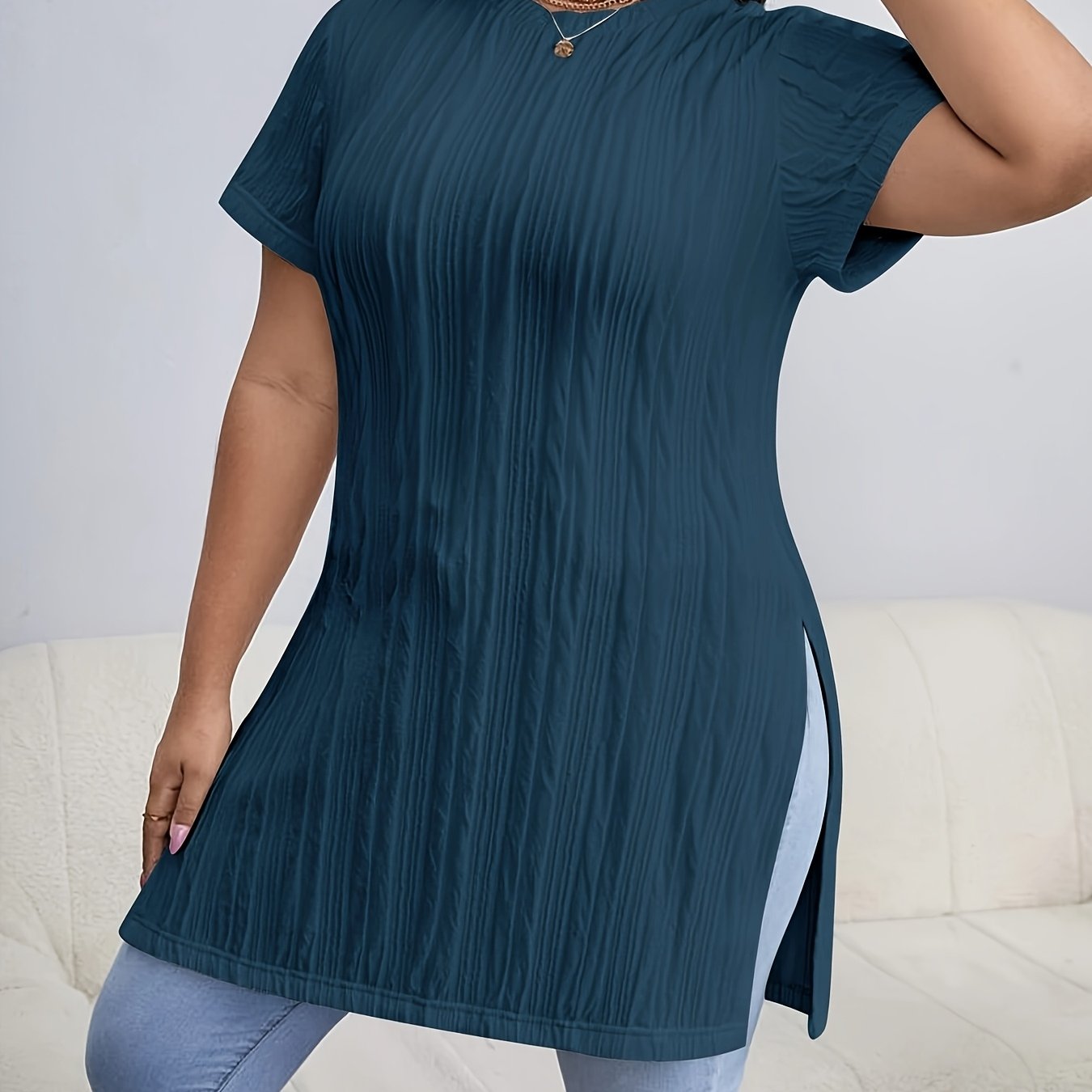 E-shop Plus Size - Plus Size - Neues Frühlings- und Sommer-Elegantes, einfarbiges T-Shirt mit Halsausschnitt, kurzen Ärmeln und Spalt, mittellang,
