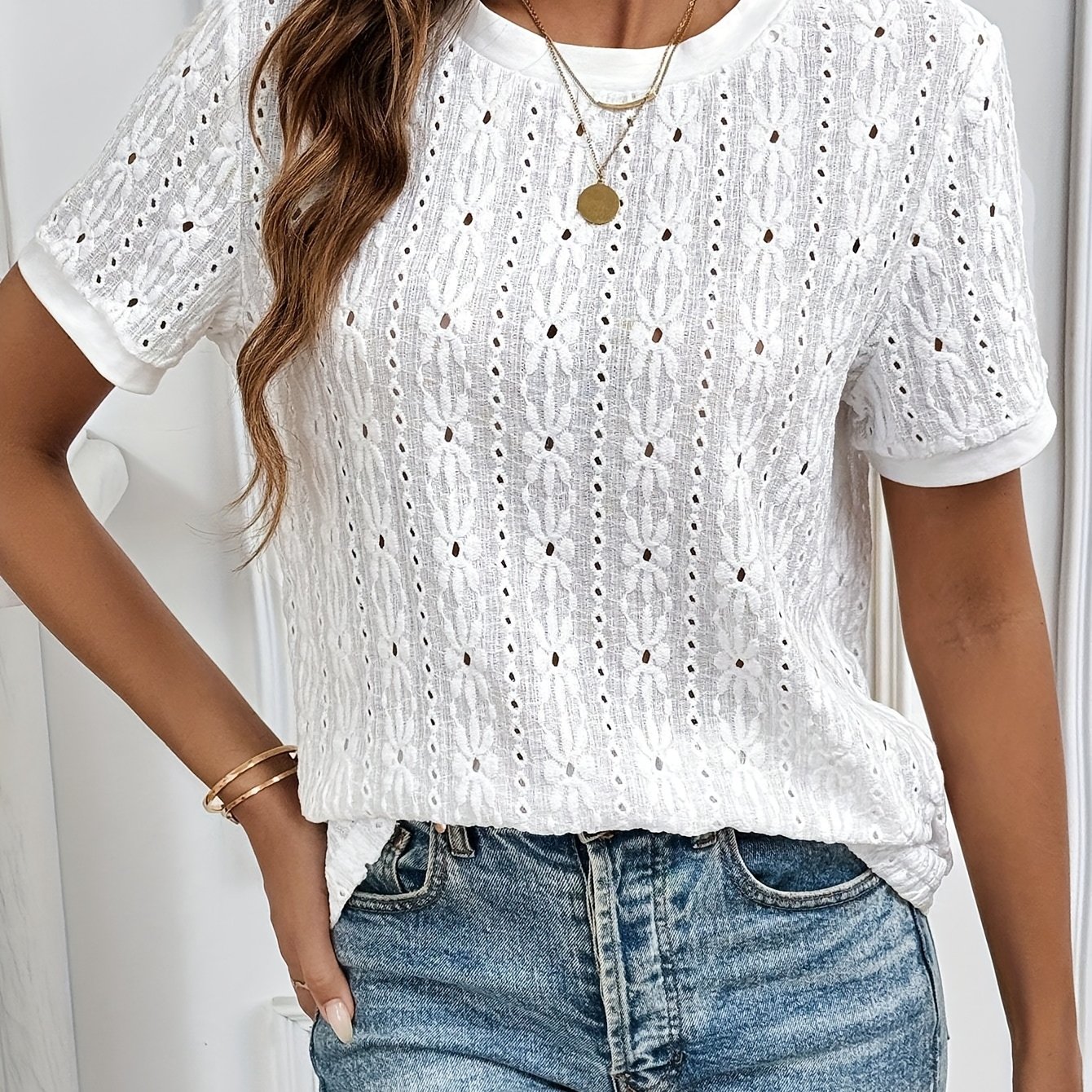 E-shop Kurzarm-T-Shirt mit Rundhalsausschnitt, Jacquard-Muster und Spitzen-Patchwork-Kragen