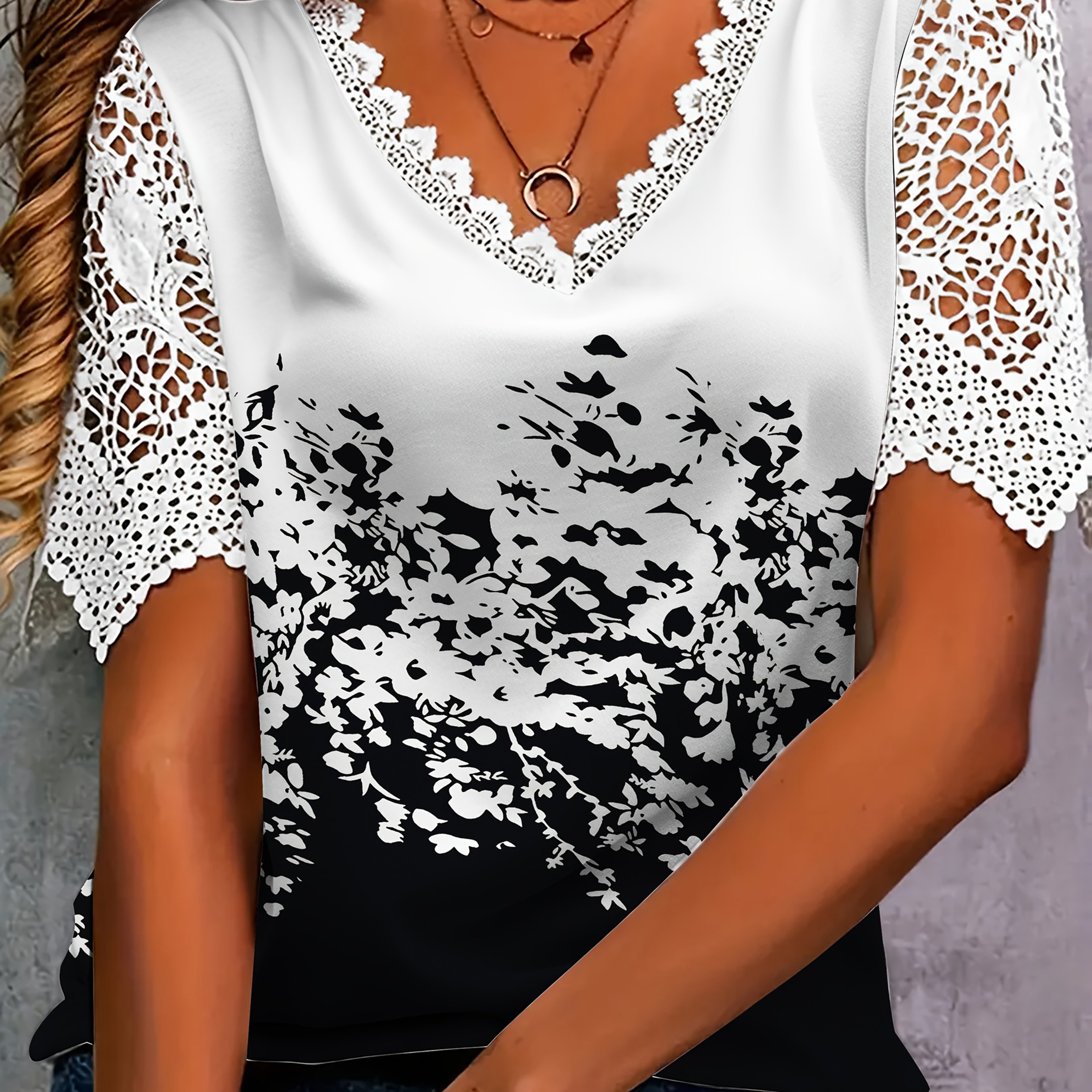 Black And White Floral Print Short Sleeve T-shirt With Lace Trim For Women
