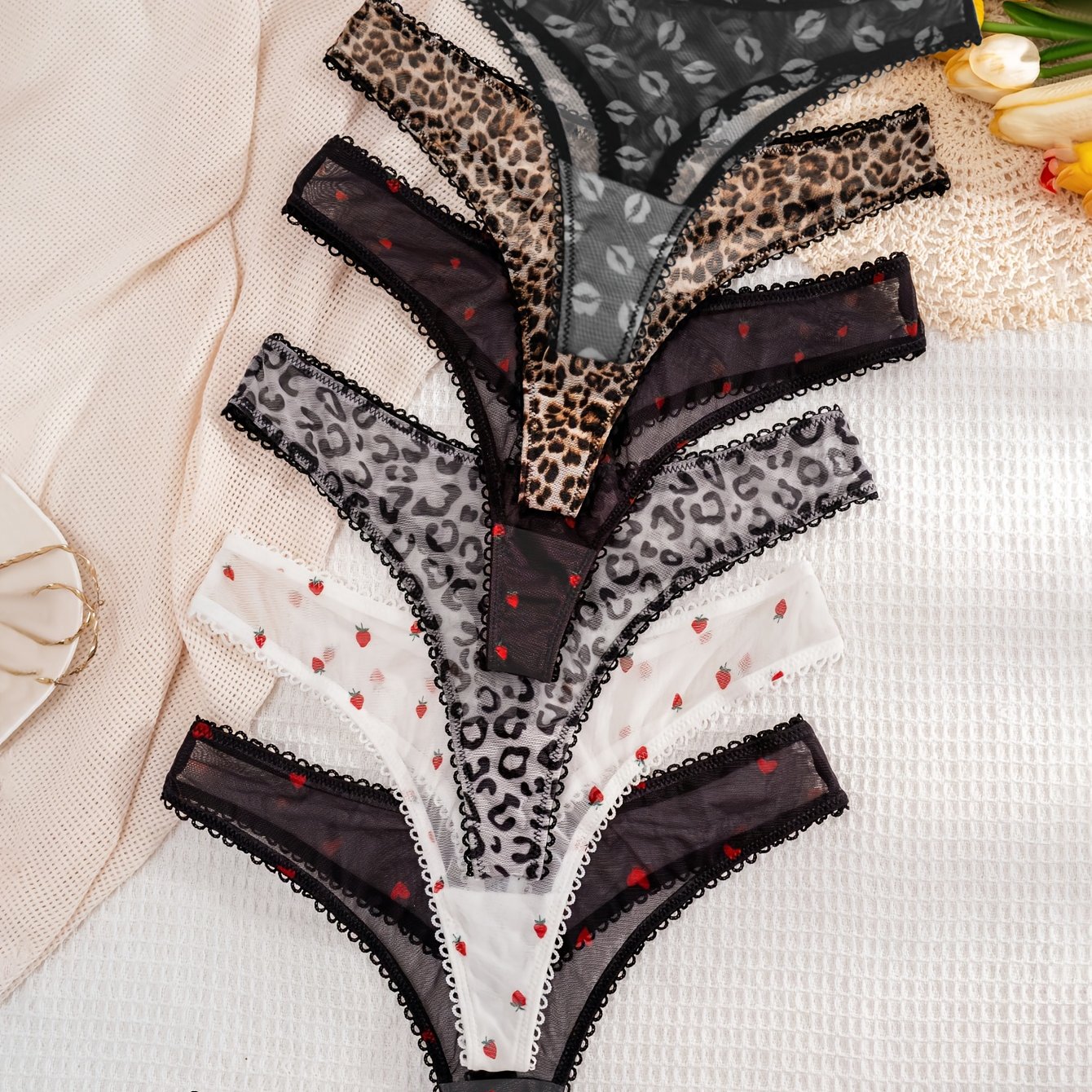 E-shop 4er-Pack Damen Tanga Slips in Unifarben und Leopardenmuster | Triangel-Slips mit mittelhohem Bund und Herzchen-Print, weiche Alltagsunterwäsche