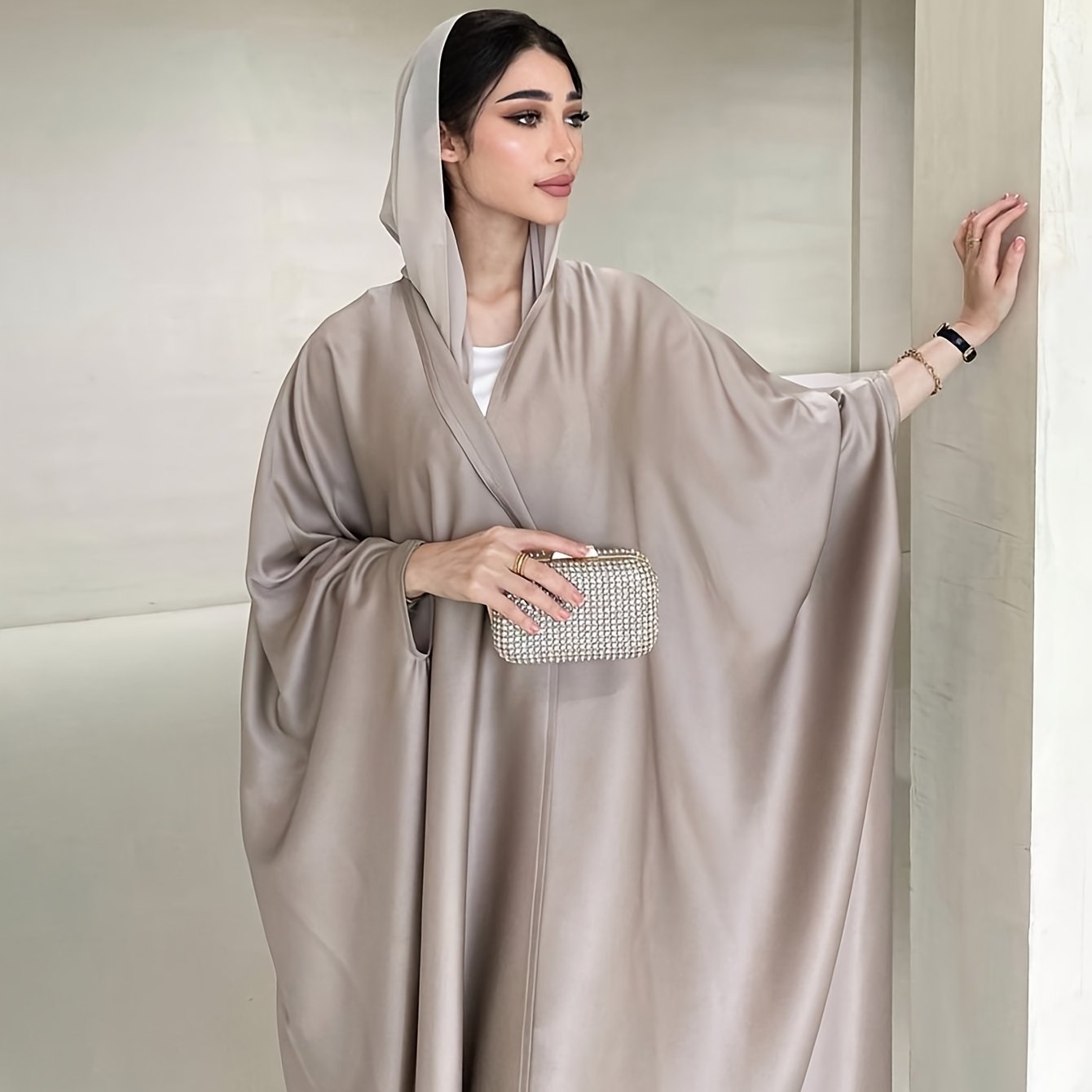 E-shop Mittelöstliche Spezialmode Muslimische Damenbekleidung Einfach Elegante Mode Lockerer Flügelärmel Abaya Robe