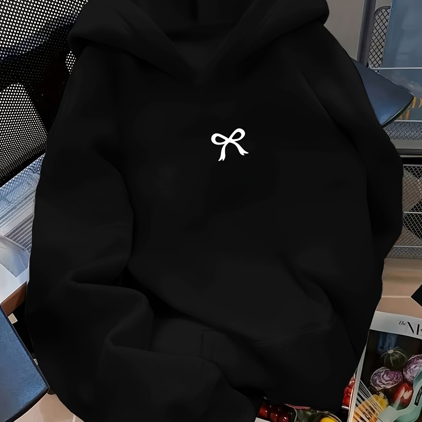 TEMU Sweat à capuche tendance pour femme, style Ins créatif européen automne-hiver, sweat à manches courtes élégant et amusant avec motif imprimé,