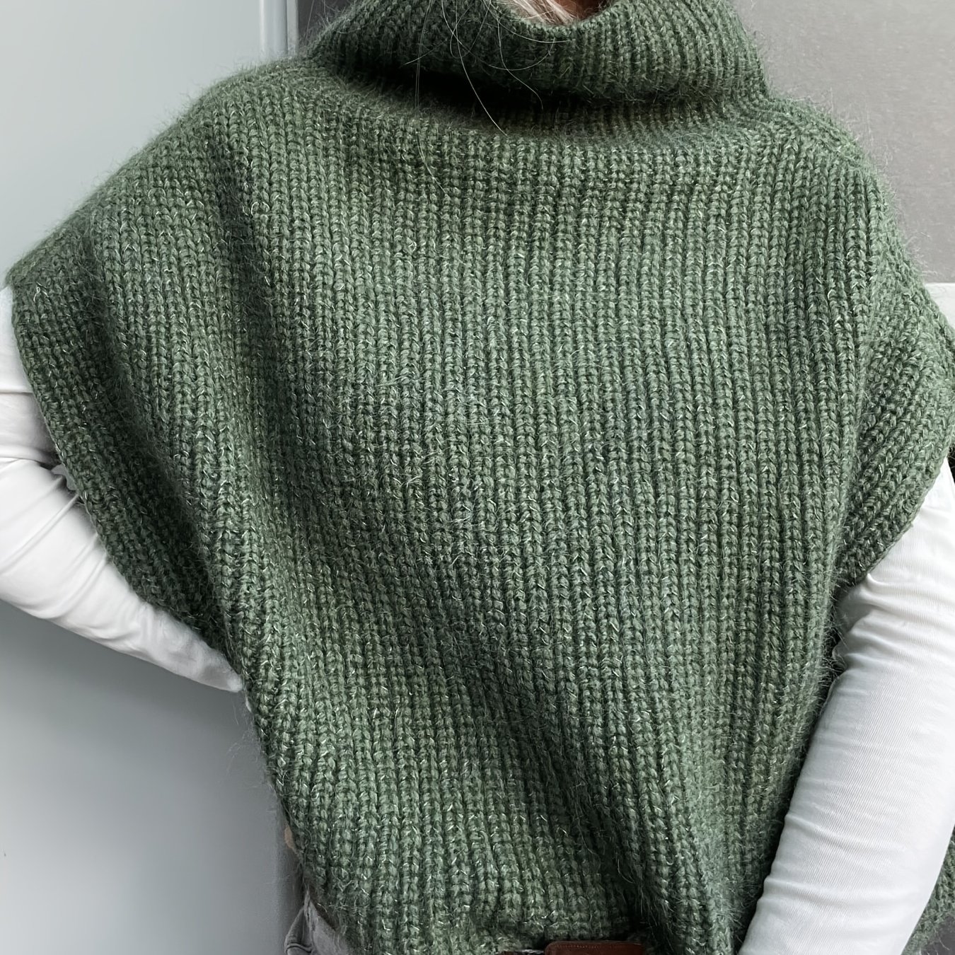 Image of Women's Vest For Autumn And Winter, New High-neck Sleeveless Sweater, Loose Fit Tank Top[zcdx25]