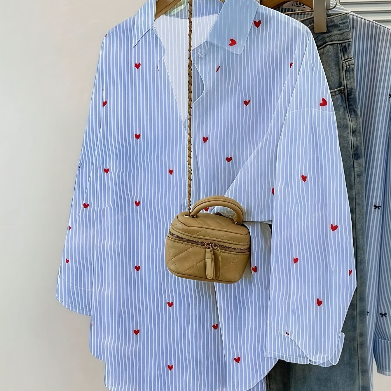 E-shop Damen Polo Shirt mit Herzmuster und Streifen - Lässiges Langarm-Button-Up-Top für Urlaub, geeignet für Frühling, Sommer und Herbst,