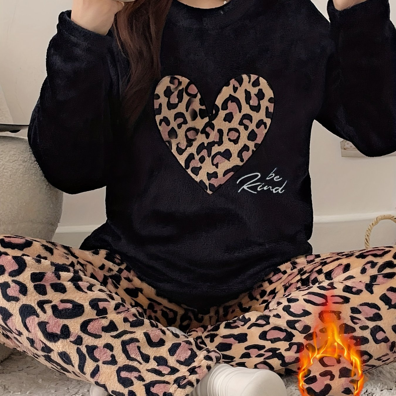 TEMU Ensemble Pyjama Femme Automne-Hiver en Flanelle à Imprimé Léopard et Broderie Cœur Chaud, Haut Manches Longues et Pantalon Motif Animal