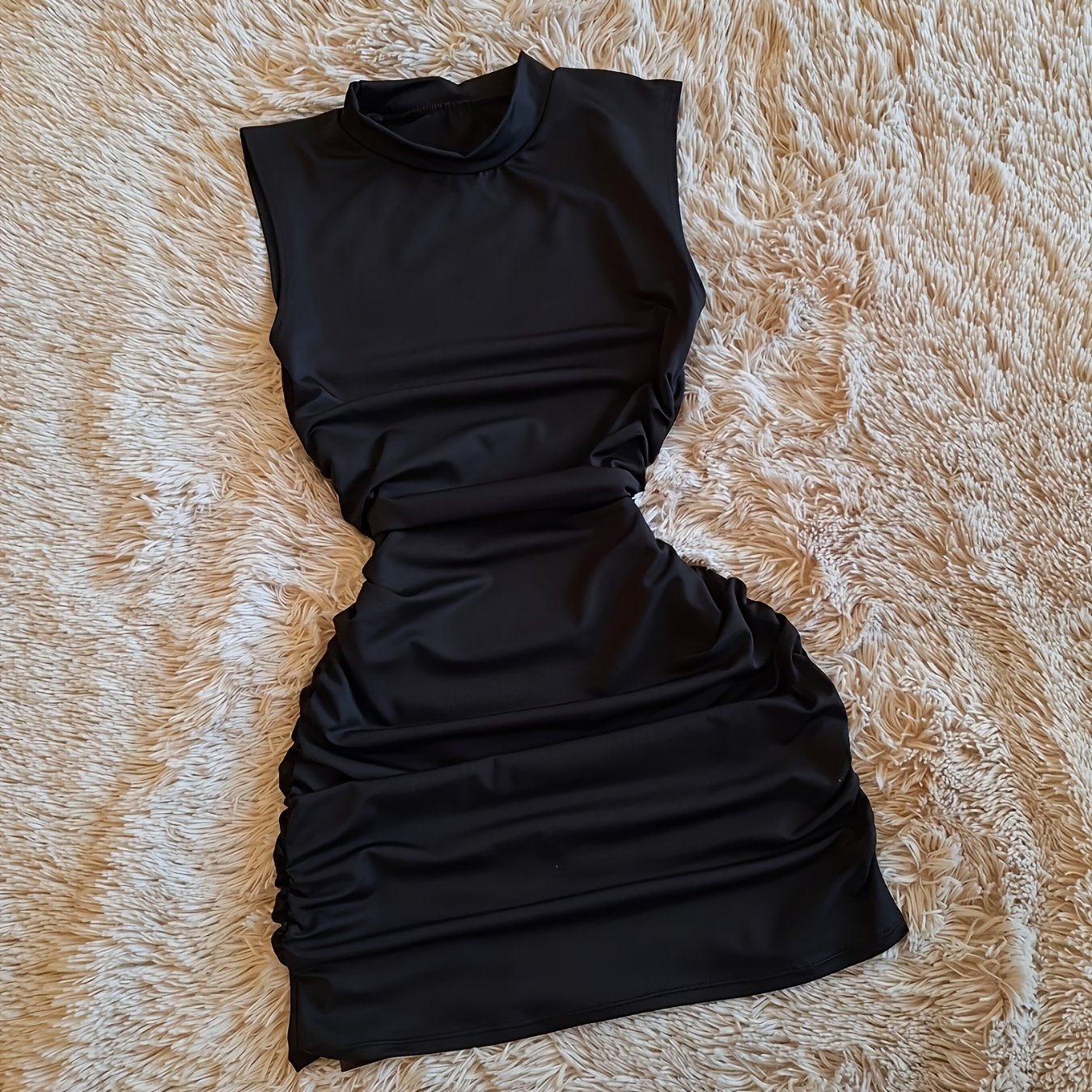 E-shop Damen Rundhals Ärmelloses Mode Slim Kleid mit Gerafftes Design Modekleid