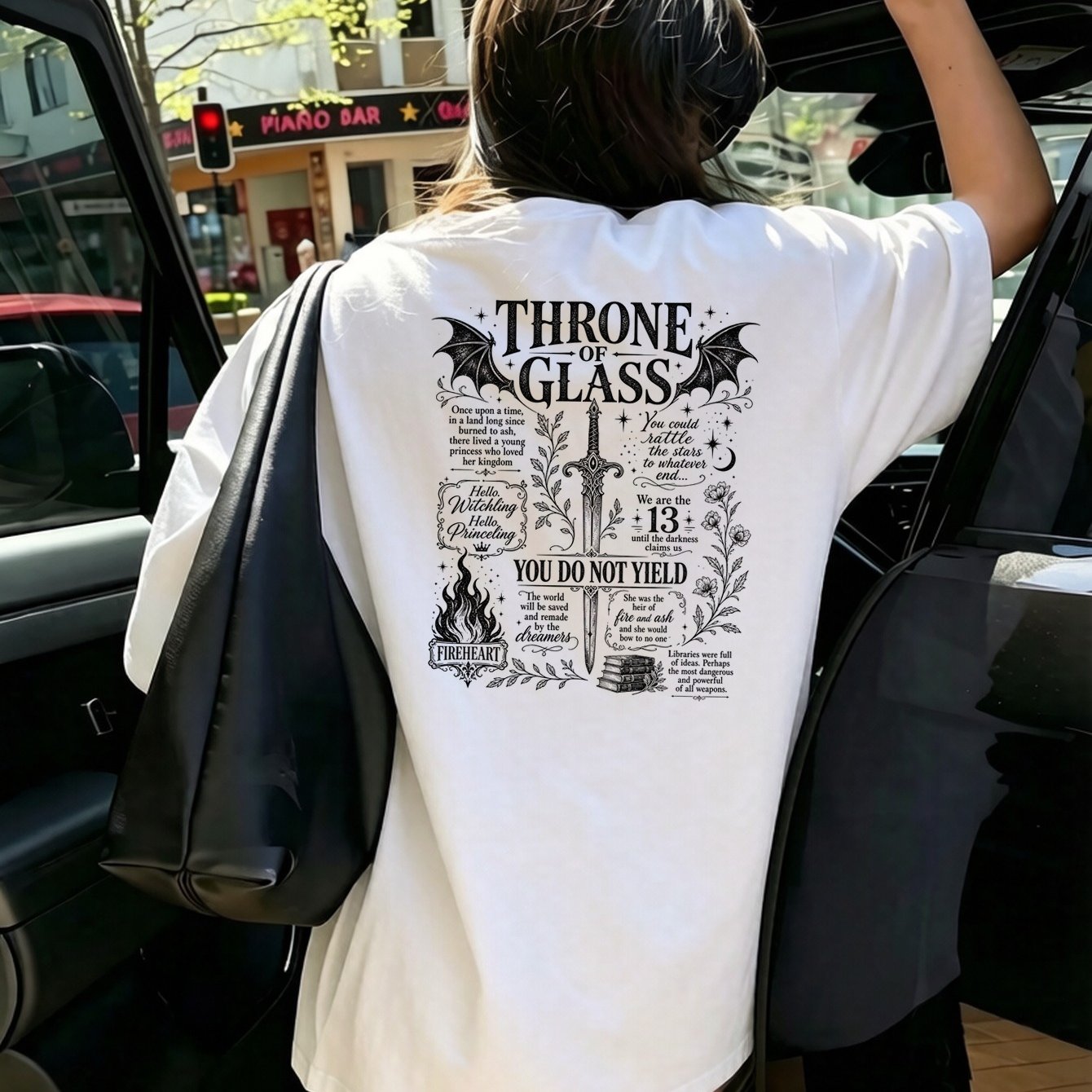 Image of Women' Color Optional Oversized Sword And Bat Wing Graphic Tee, Premium Edgy Vintage Streetwear T Shirt With Back Print, Trendy Summer Casual Top Dx2848b