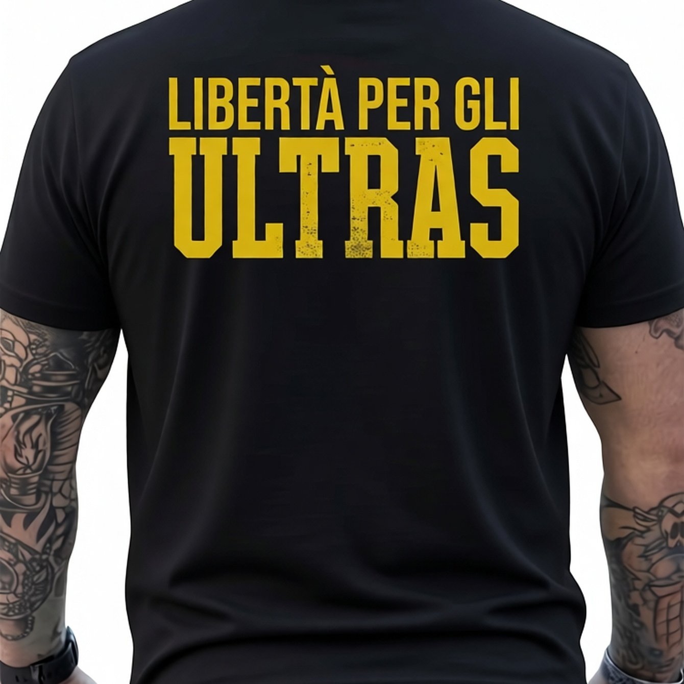 Men's Per Gli Ultras Against Modern Football T-shirt | Black With Yellow Spanish Slogan Back Print, Casual Short Sleeve Round Neck Tee, Regular Fit H-size For Casual Attire & Football Fans