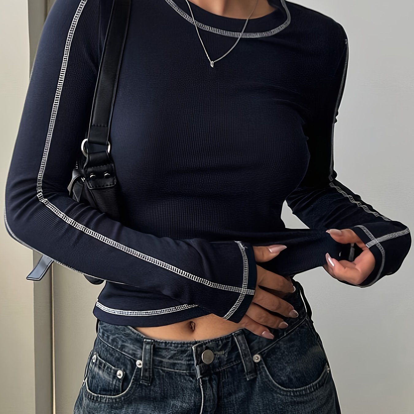 E-shop Langarm-T-Shirt mit sichtbaren Nähten, Slim Fit, vielseitiges Basishemd für Frühling und Herbst, lässig und mit Rundhalsausschnitt