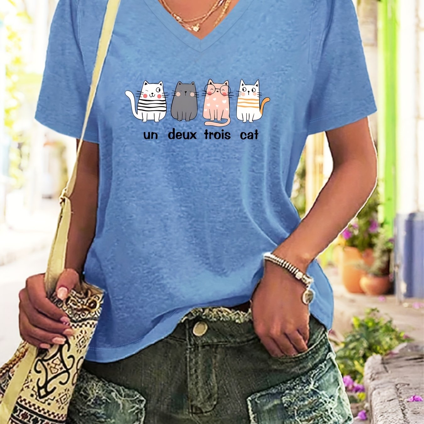 TEMU Plus Size - Plus Size - New Summer -size Women's Blue V-neck Printed Short-sleeve T-shirt Top