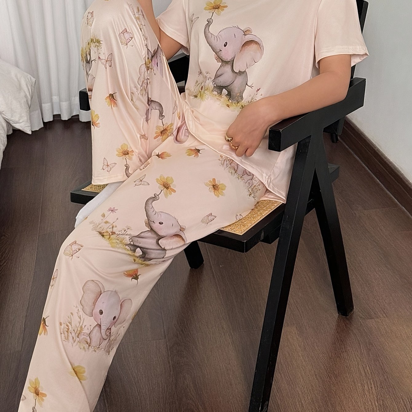 TEMU A Set Of 2 Adorable Elephant Print Short-sleeve Pajamas, Featuring A Round-neck Design. This Women's Pajama Set Includes 2 Pieces, Showcasing