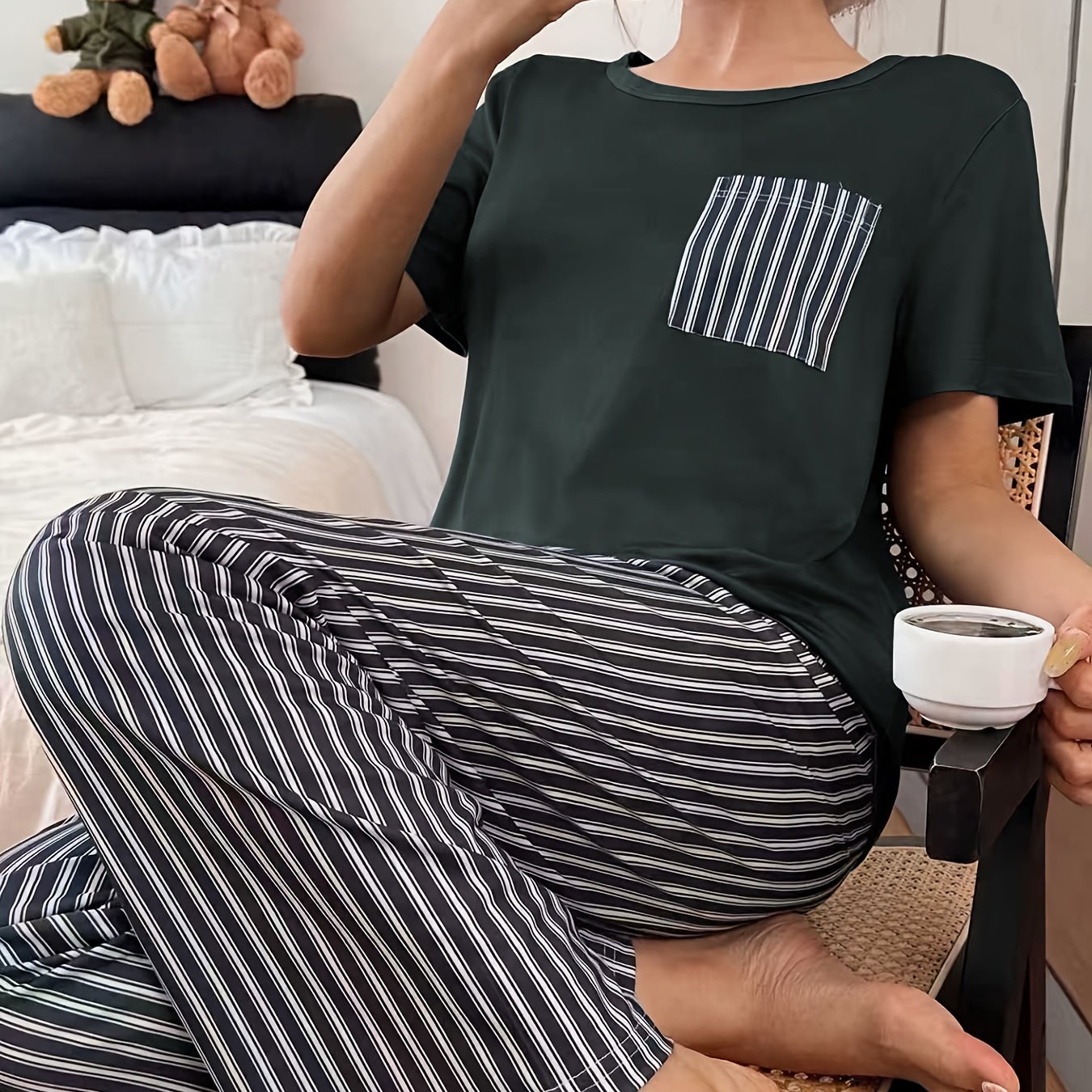 E-shop Lässiges Damen Schlafanzug-Set mit kurzen Ärmeln, , gestreift und bedruckt