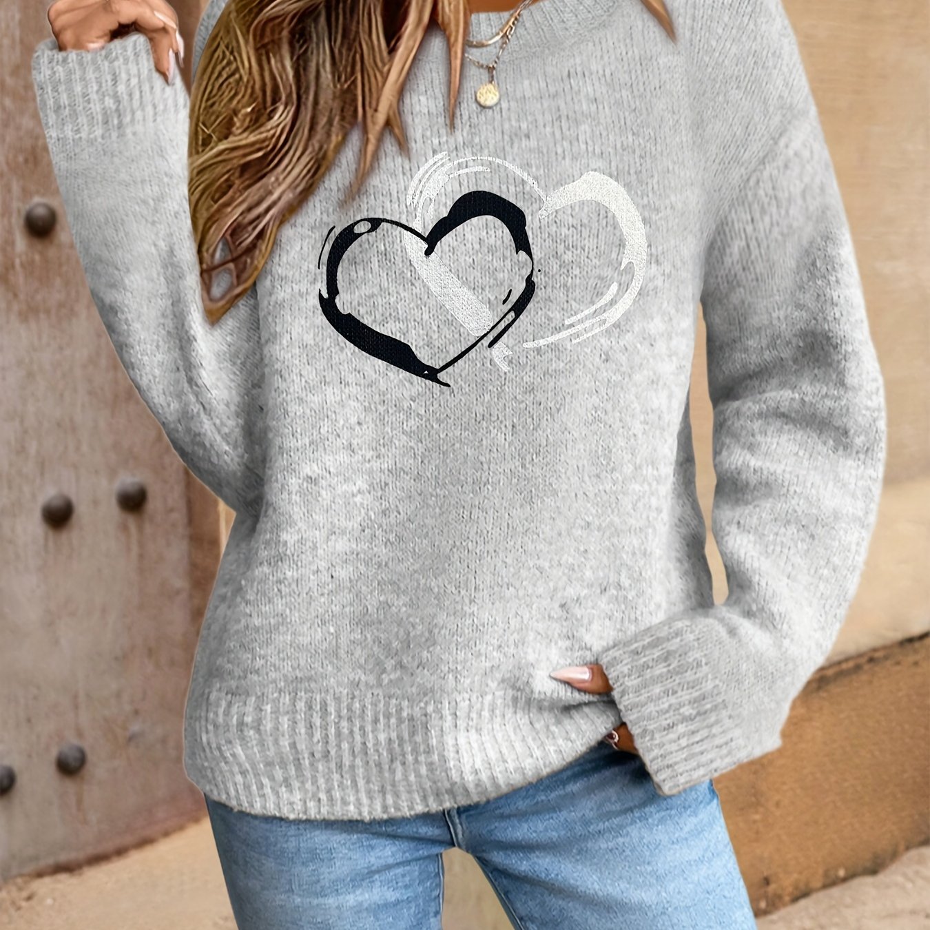 Image of Women's Fashion Winter Heart Print Simple Crew Neck Casual Sweater Top