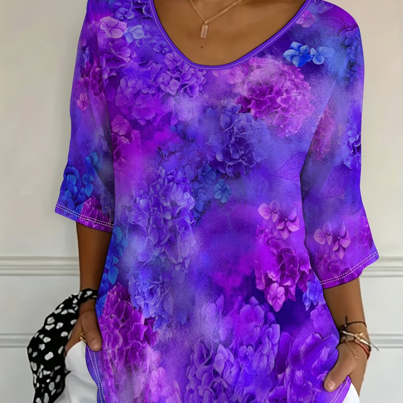 TEMU Plus Size, [ Esign-not Texture] Elegant And Fashionable 3/4 Sleeve T-shirt Top For Women, With Bright Colors, Suitable For Daily Commuting And