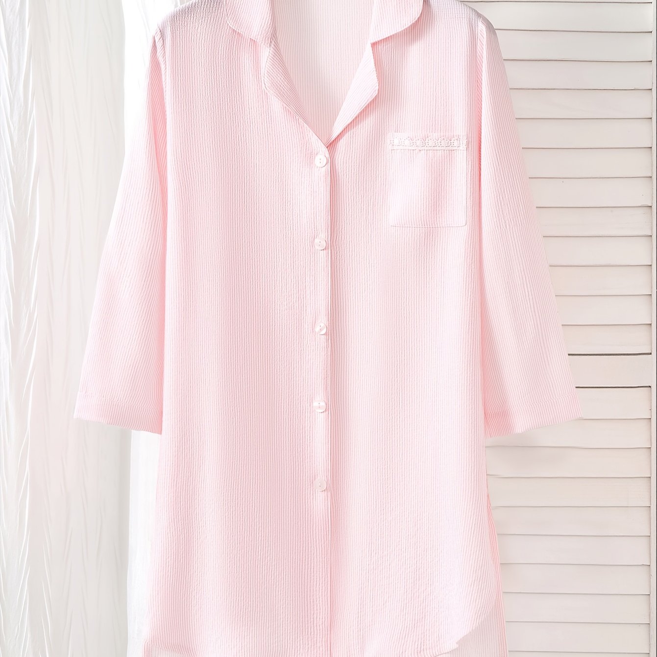 E-shop Lotus rosa gestreiftes Hemd Pyjamakleid für Damen, Loungewear-Kleid, Hemdkleid, langärmelige Strickjacke mit Revers, lockere lässige