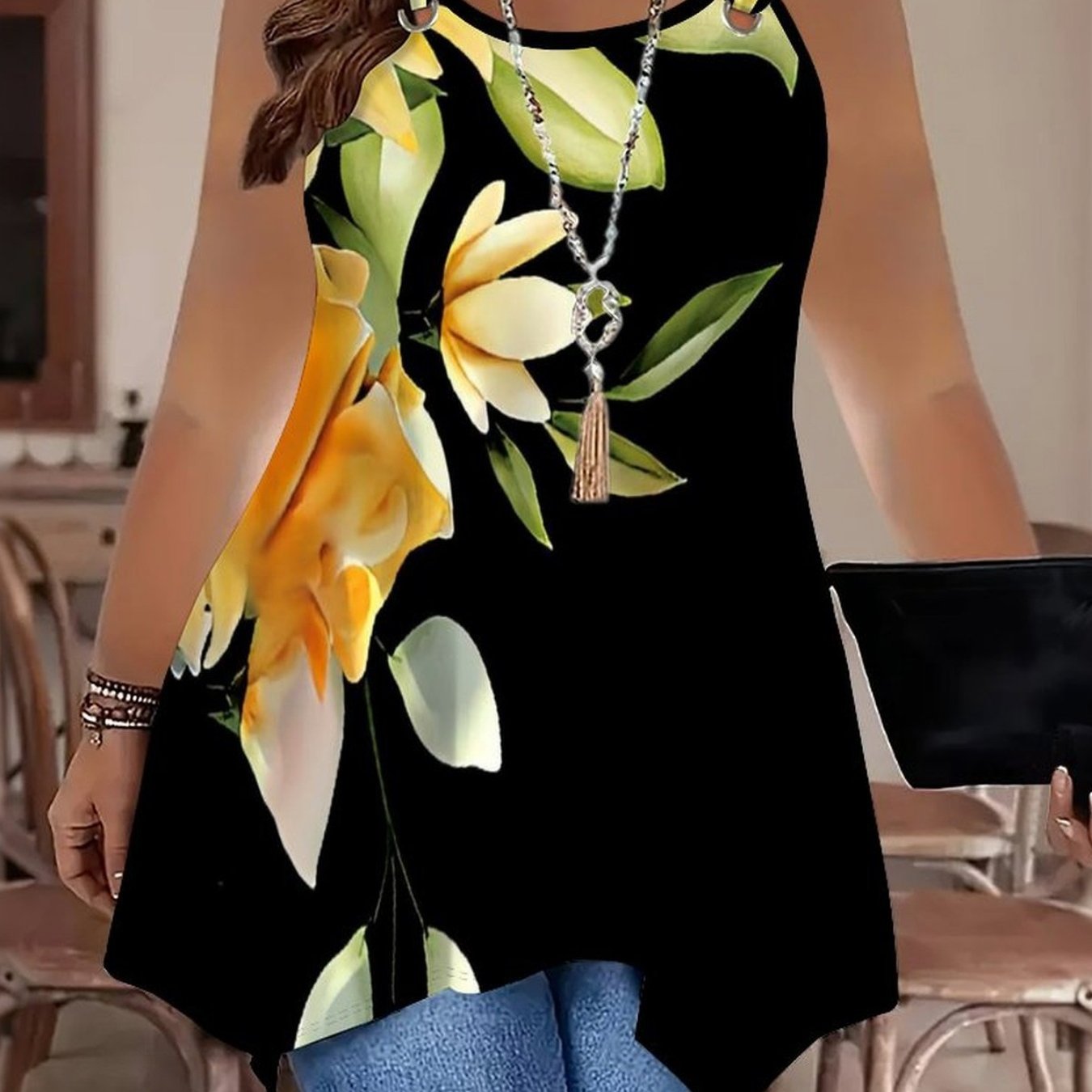 TEMU Plus Size - This Large Size Fashionable Women's Circular Vest Features A Floral Print Pattern And An Irregular Hem. Versatile And Stylish, Look
