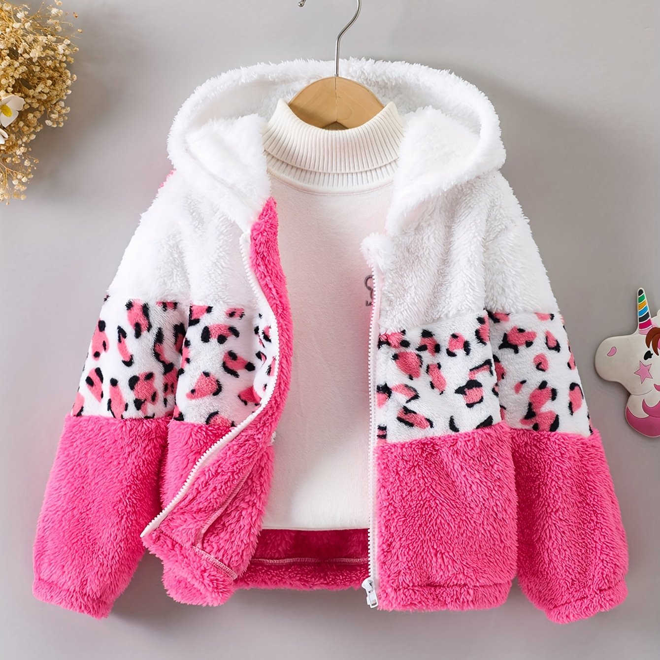 Image of Girls' Autumn/winter Soft Comfortable Plush Color Block Leopard Print Plush Hooded Zipper Fashion Cute Cardigan Jacket, Girls Outfit