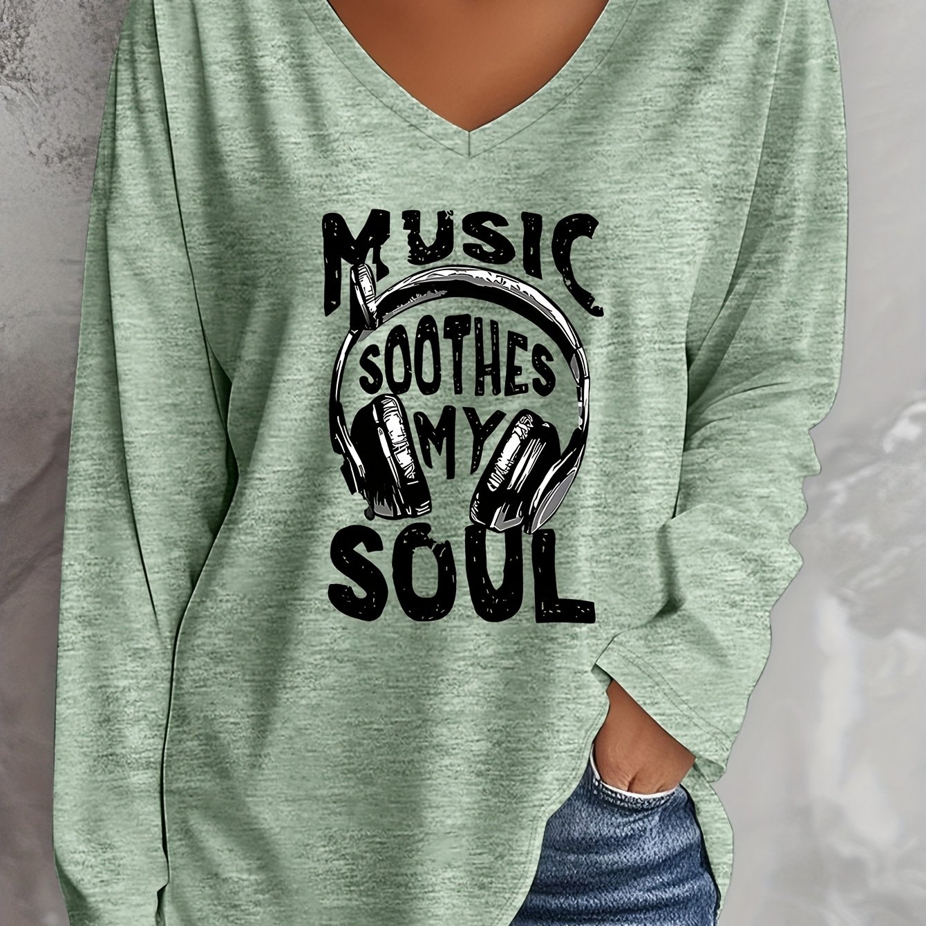 TEMU Plus Size - Plus Size - Spring And Summer Plus Size Women's Fashion Letter "music Soothes " Headset Long-sleeved V-neck T-shirt, Rayon Component