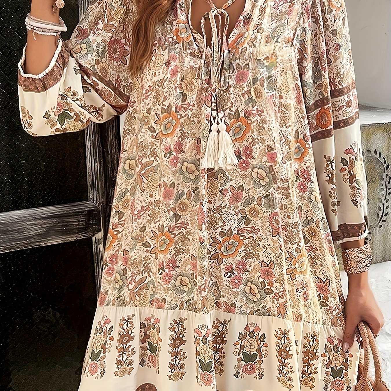 E-shop inspiriertes Kleid mit Blumenmuster und Stehkragen, 3/4-Ärmeliges, Rüschenbesetztes Boho-Kleid im Urlaubsstil