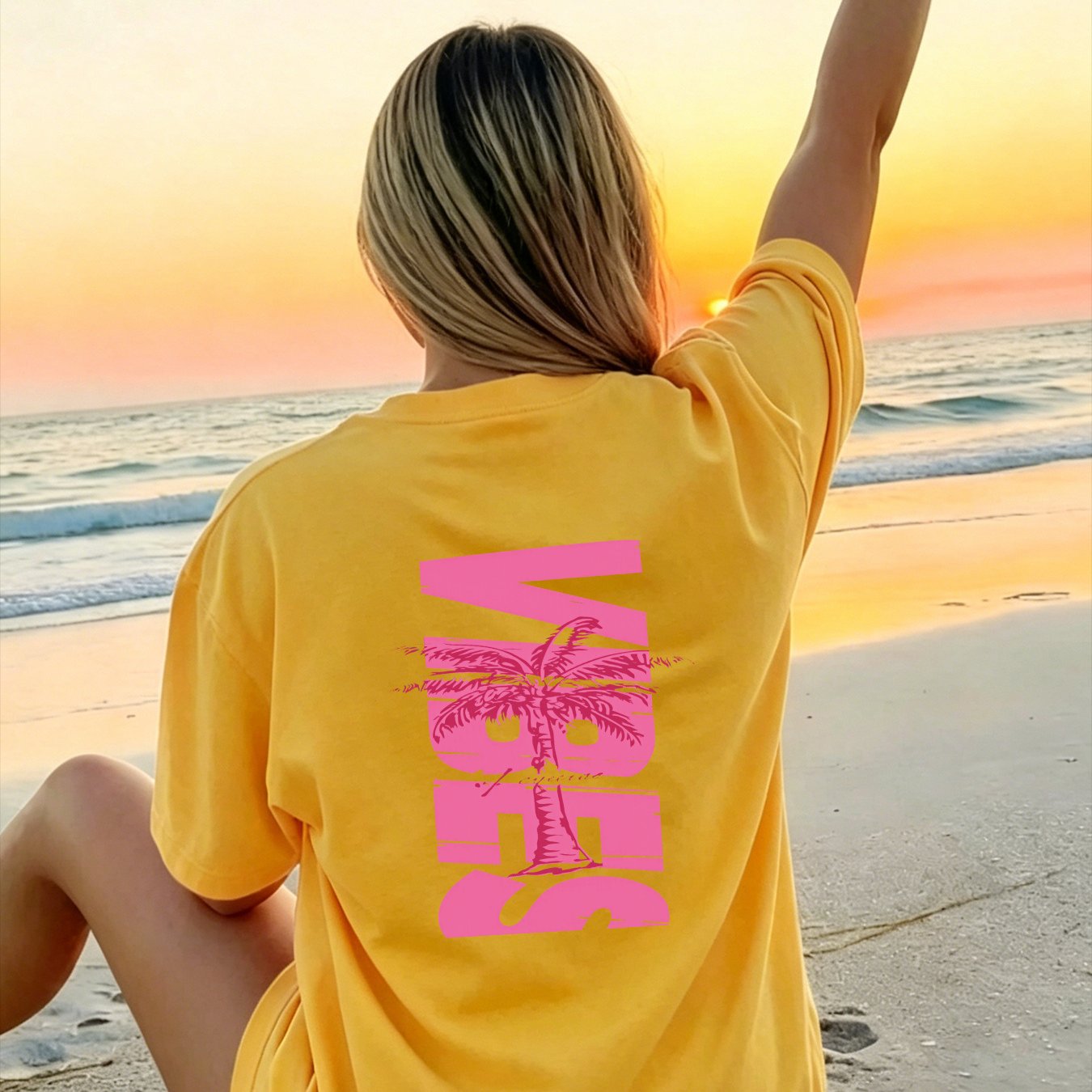 Image of Yellow Beachy T-shirt With Palm Tree Print, Oversized Loose Fit - Summer Casual Wear For Women: Comfortable And Lightweight Fabric, For Vacations, And A Great Gift Option