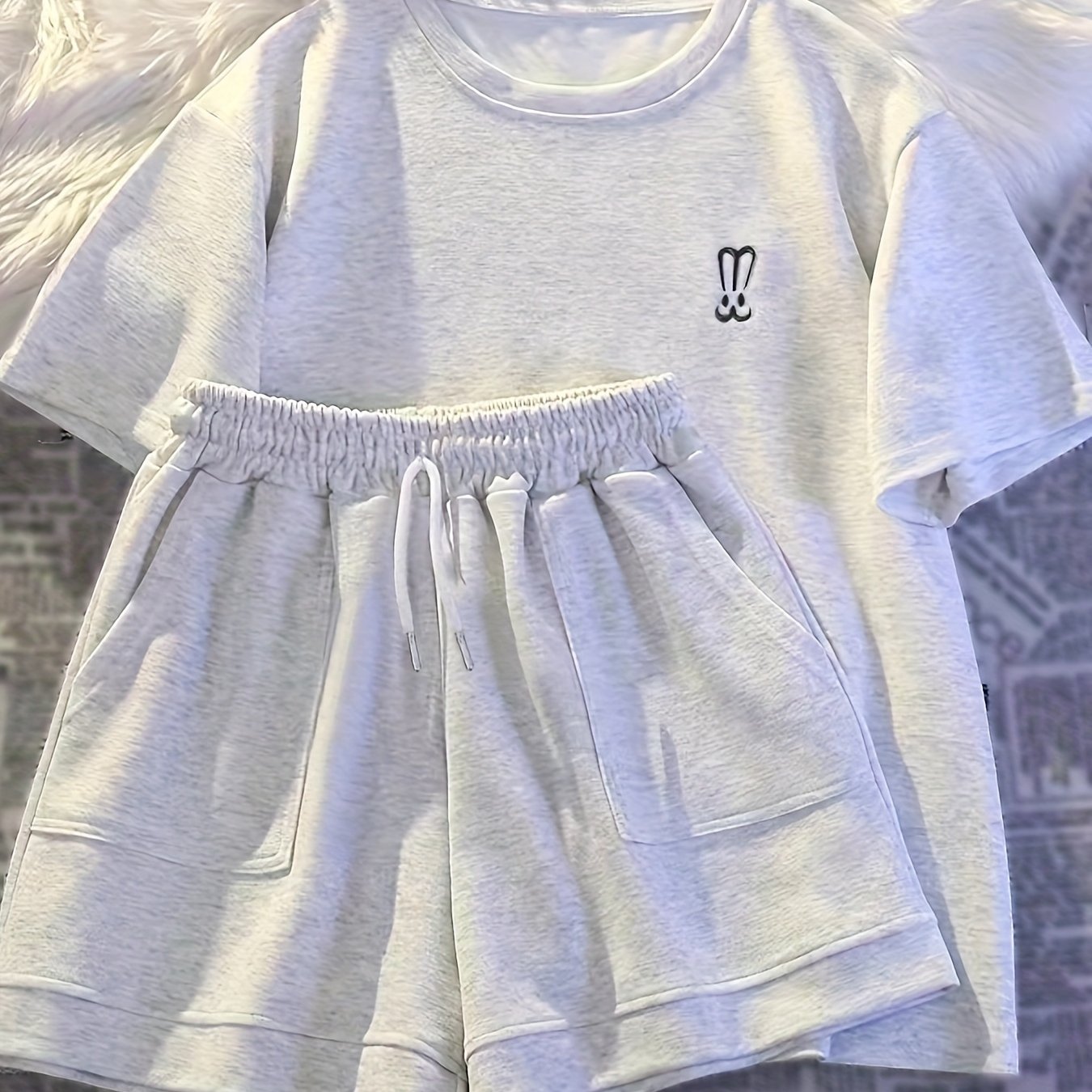 Image of Girls' Summer Outfit Set, Short Sleeve T-shirt And Shorts, 2026 New Summer Collection, Tween/big Kids' Korean Style Casual 2pcs Set, Summer Embroidered Fashion Set, Perfect For Outdoor