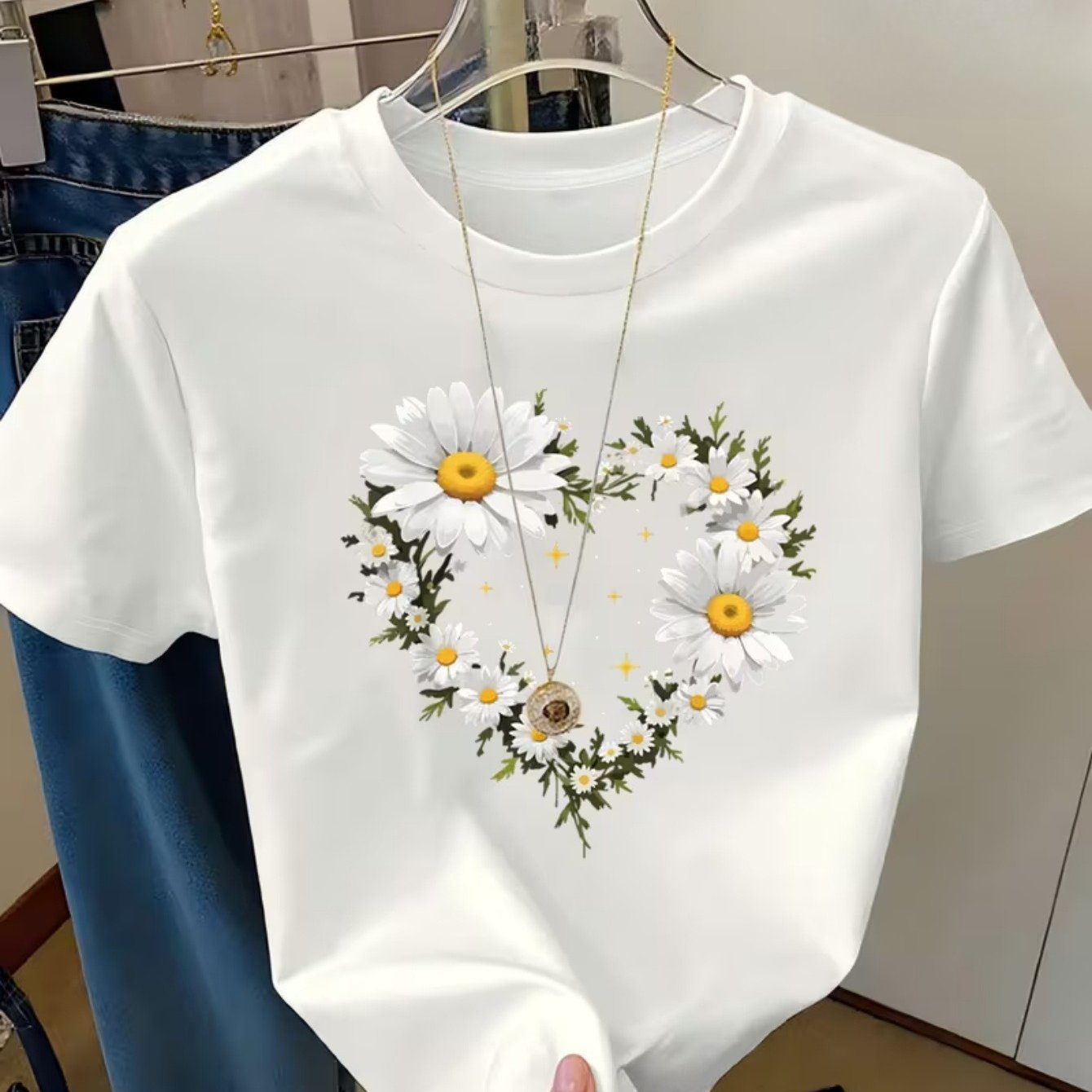 TEMU Women's Daisy Heart Print T-shirt Casual Slim Fit O-neck Short Sleeve Tee Floral Wreath Graphic Tops Aesthetic Blouses For Women Daily Wear