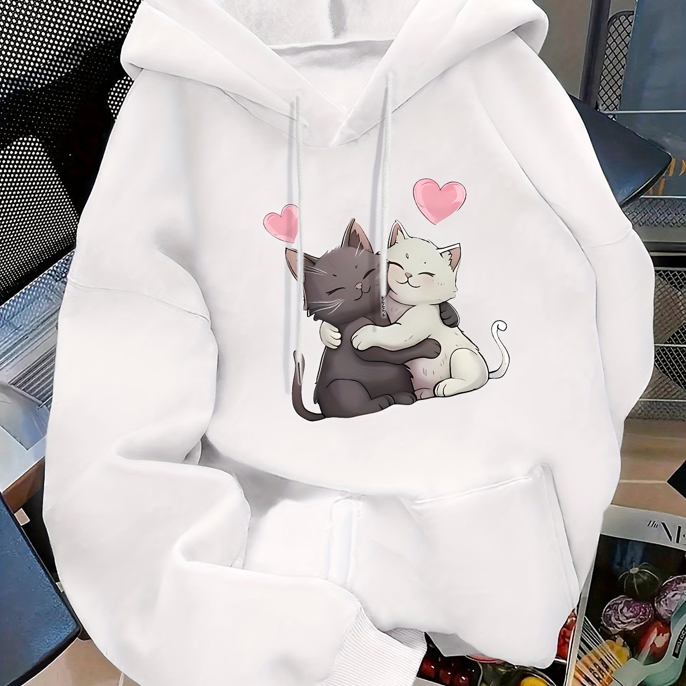 TEMU Women's Fashionable T-shirt With Easy Heart Pattern, Loving , Printed On Baggy Pocket, Women's Casual Hoodie, Fall/winter Style, Long Sleeves,