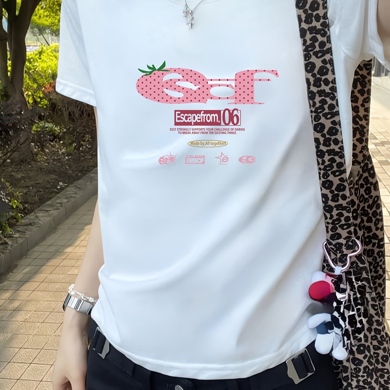 TEMU 스트로베리 패턴 프린트 여성 슬림핏 여름 상의 캐주얼 티셔츠