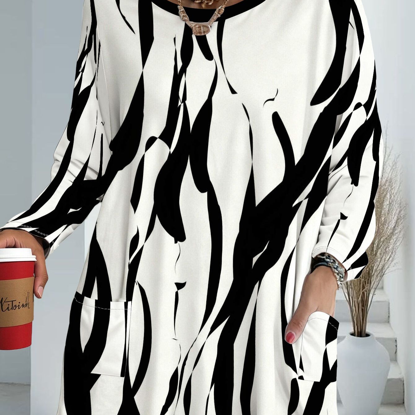 TEMU Women's Plus Size Long-sleeved Loose Top With Pockets, Black And White Abstract Print, Fashionable And Casual Women's Plus Size T-shirt,
