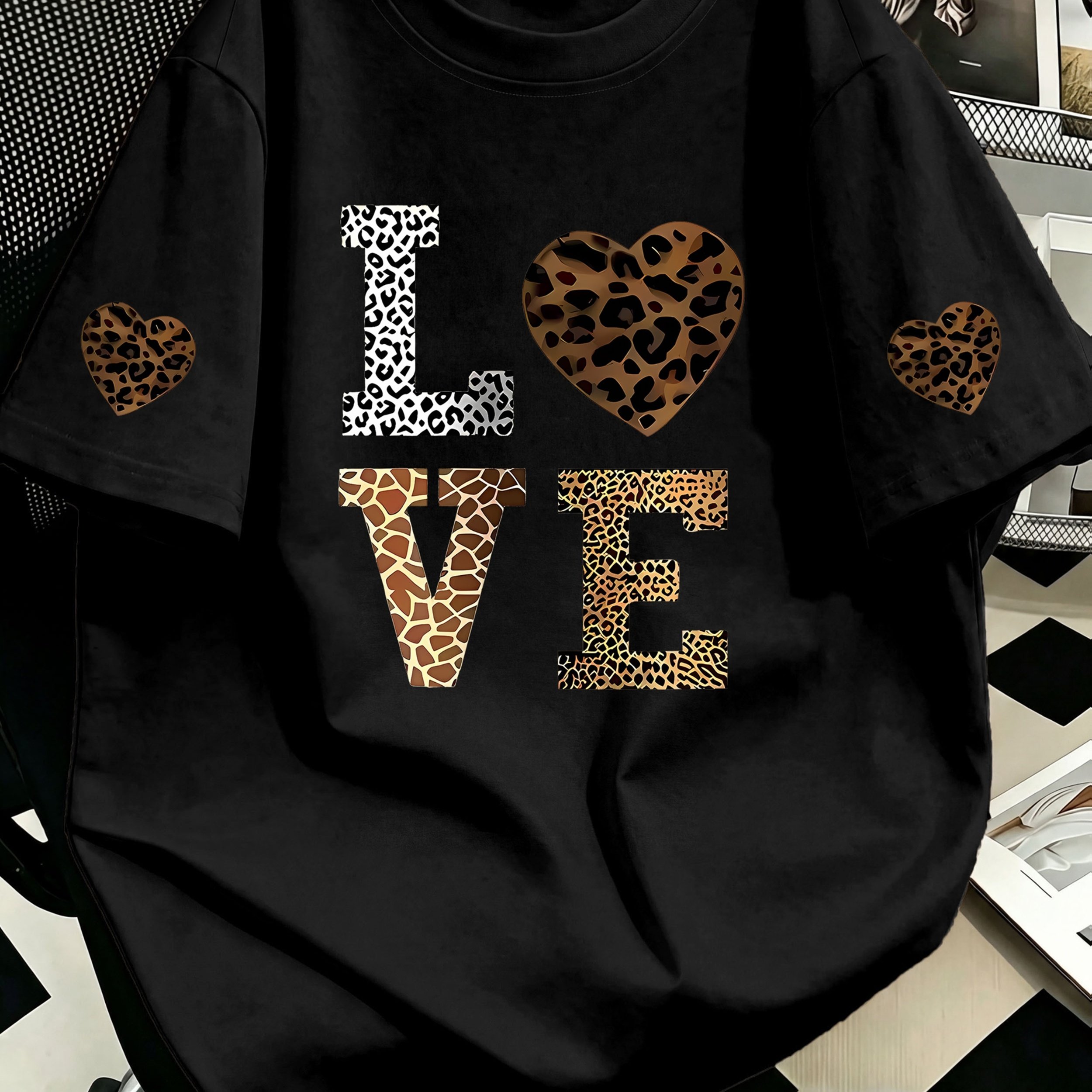 TEMU T-shirt Grande Taille pour Femme, T-shirt à Manches Courtes - Imprimé Léopard et Lettrage, Haut Compatible avec Blouse à Col Rond | Vêtement de