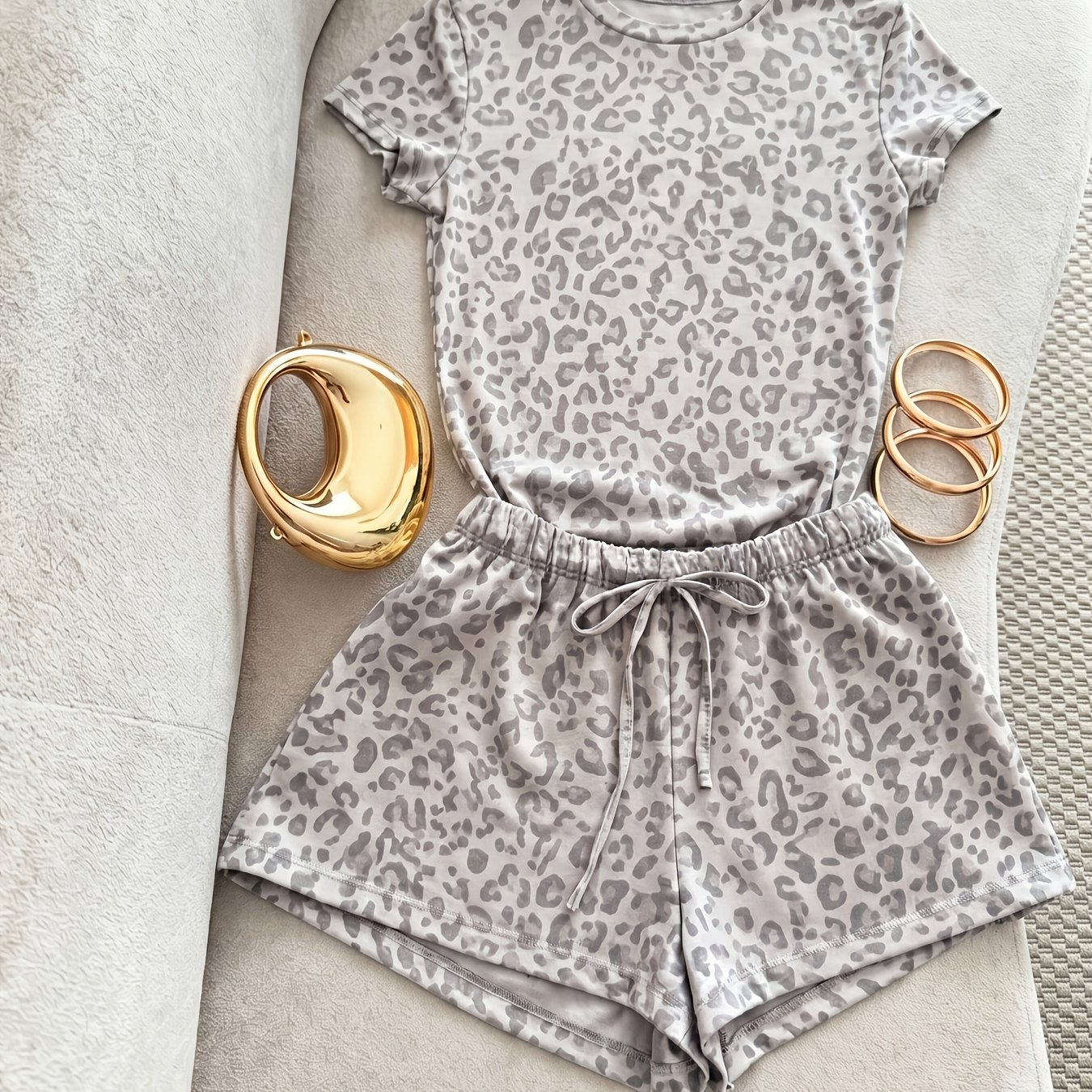 TEMU Women's Casual Suit Set: Leopard Print Crew Neck Short-sleeve Top And Shorts (2pcs Set)