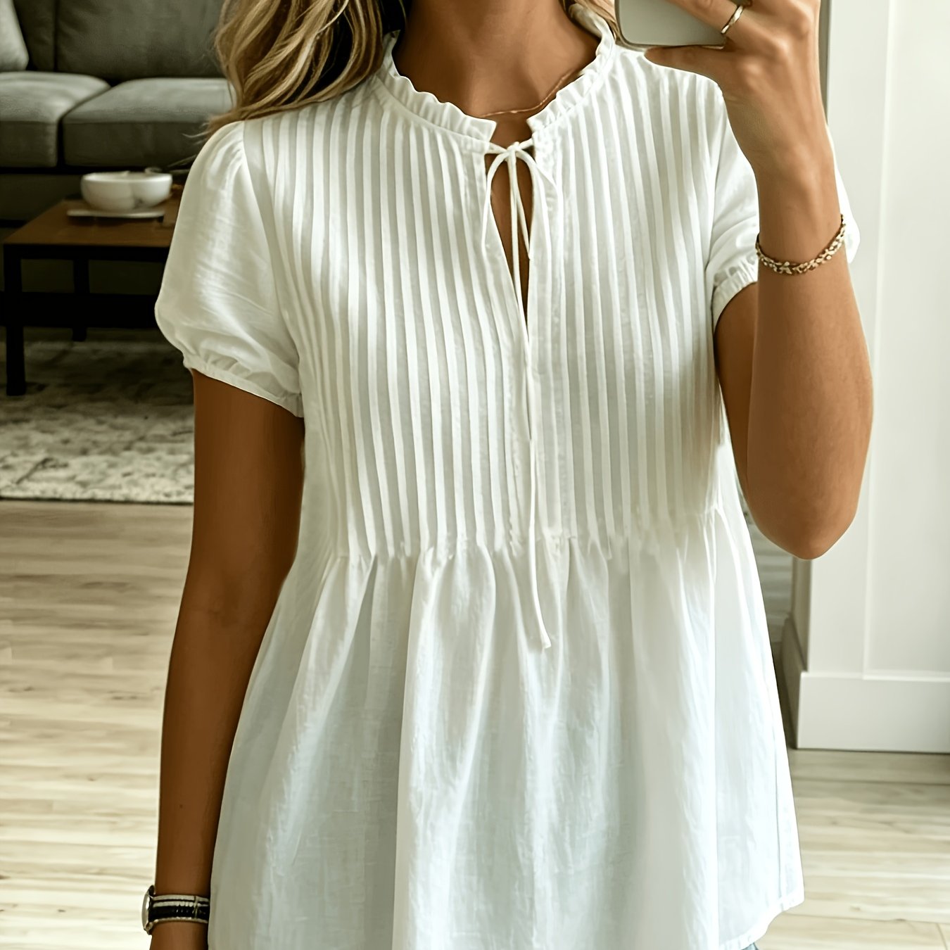 Image of Women's Summer Blouse Stand Collar Shirt, Puff Sleeve Waist-cinching Doll Blouse, French Temperament Design Short Sleeve Top, Suitable For Daily , Dates, Casual