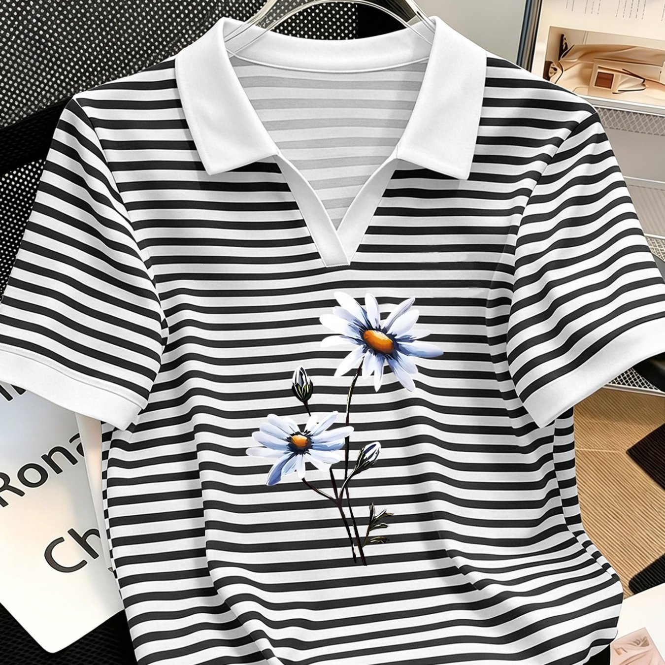 TEMU 2026 Summer New Striped V-neck Short-sleeve T-shirt For Women, Featuring Blue And White Floral Print With An Elegant And Natural , A Stylish And