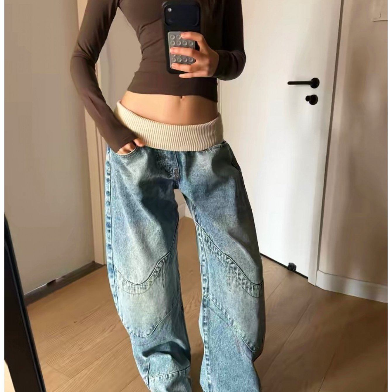 Image of [women's Fashion] Women's Straight-leg Jeans, With Detachable Patterns And Unsewn , Featuring A Stiff And Non-elastic Fabric, And A Modern And Independent Style
