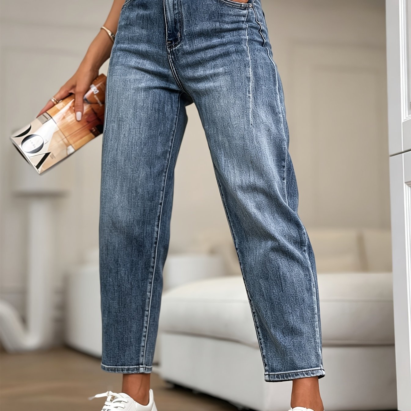 Image of Women's High-waisted Relaxed Taper Cropped Jeans