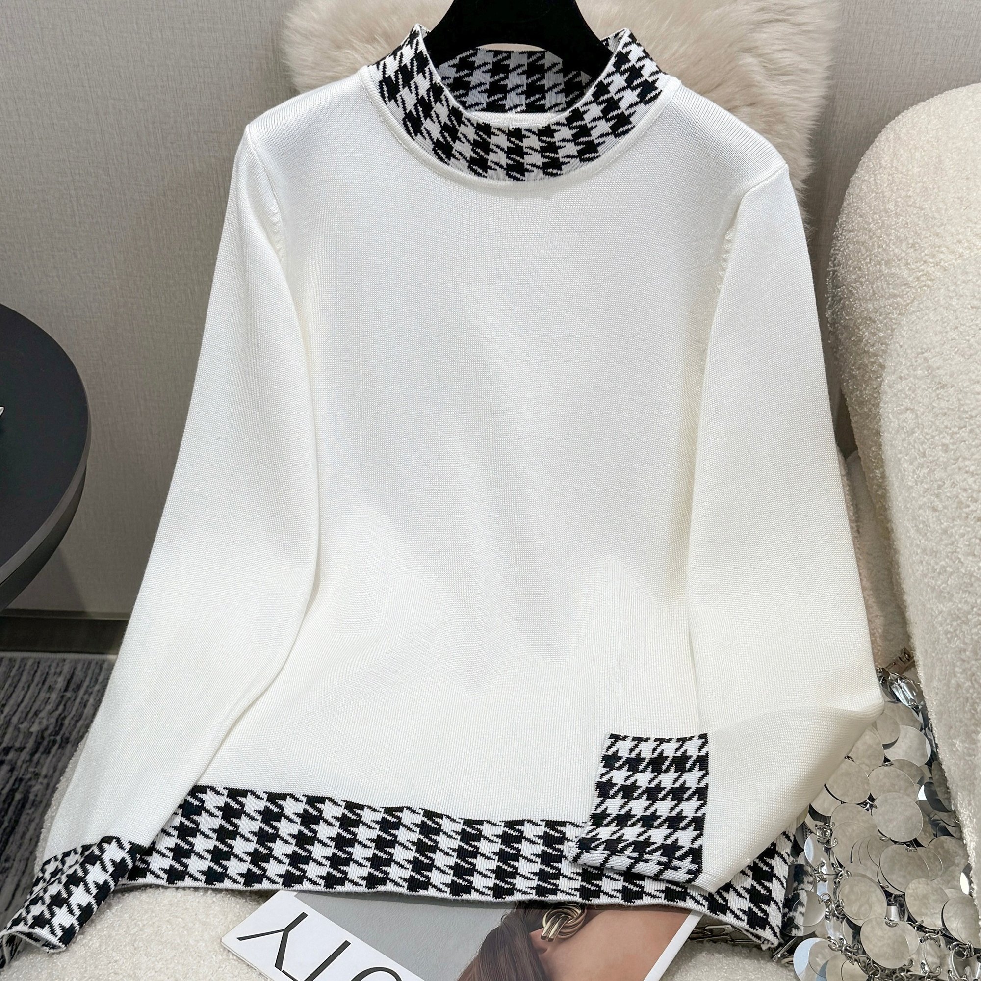 New Autumn And Winter Color- Long-sleeve Pullover Top For Women, Featuring A Half-high Collar And A Short Design