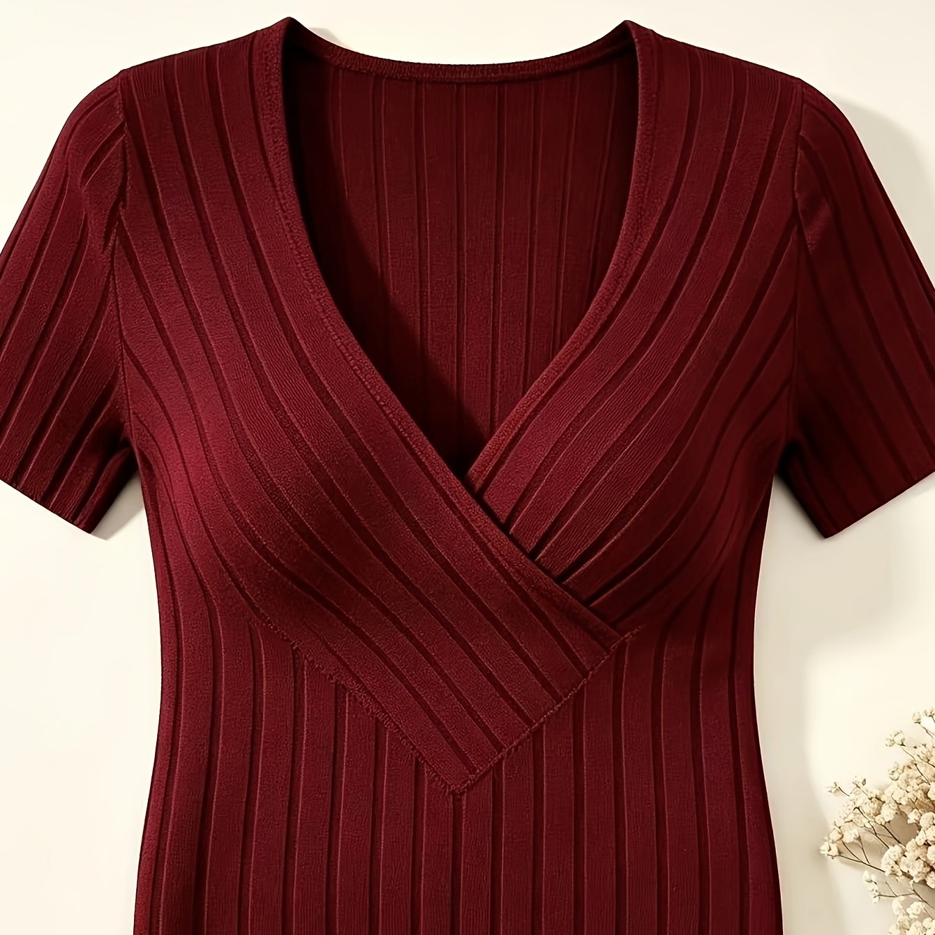 Women's Fashion Striped V-neck Short-sleeved Top