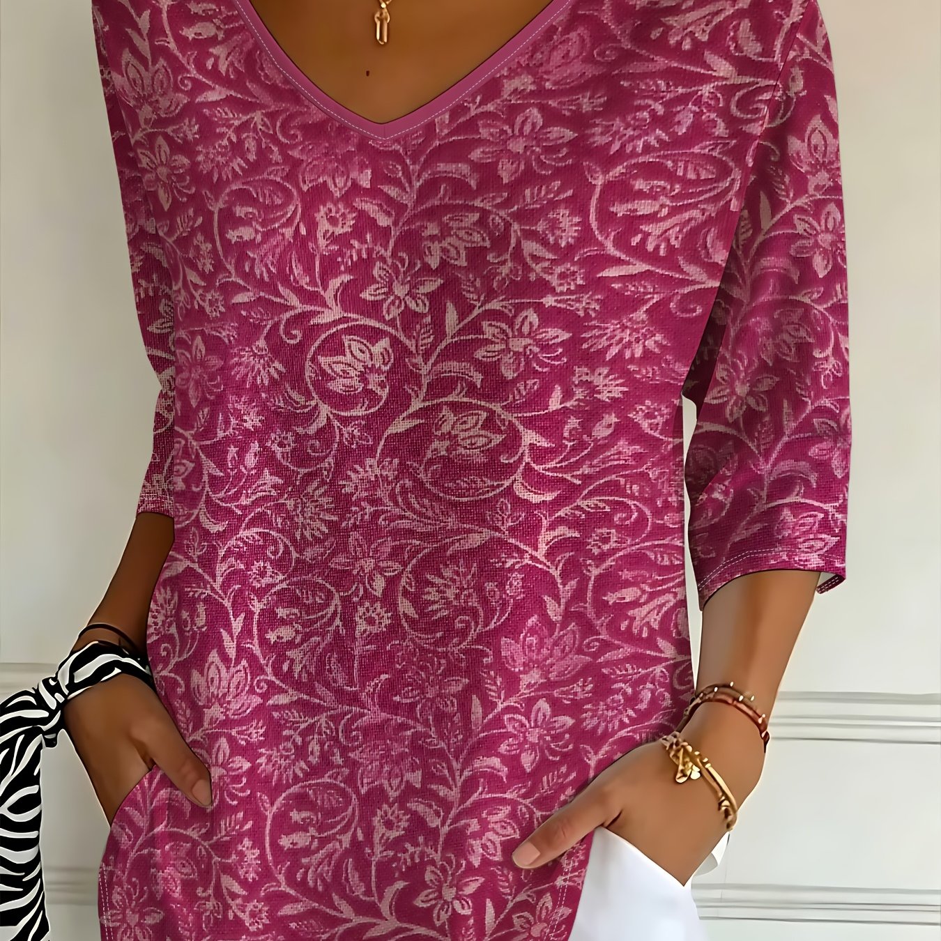 TEMU Rose Red Printed V-neck Three-quarter Sleeve Top, Women's Loose Casual T-shirt, Summer Fashion Three-quarter Sleeve