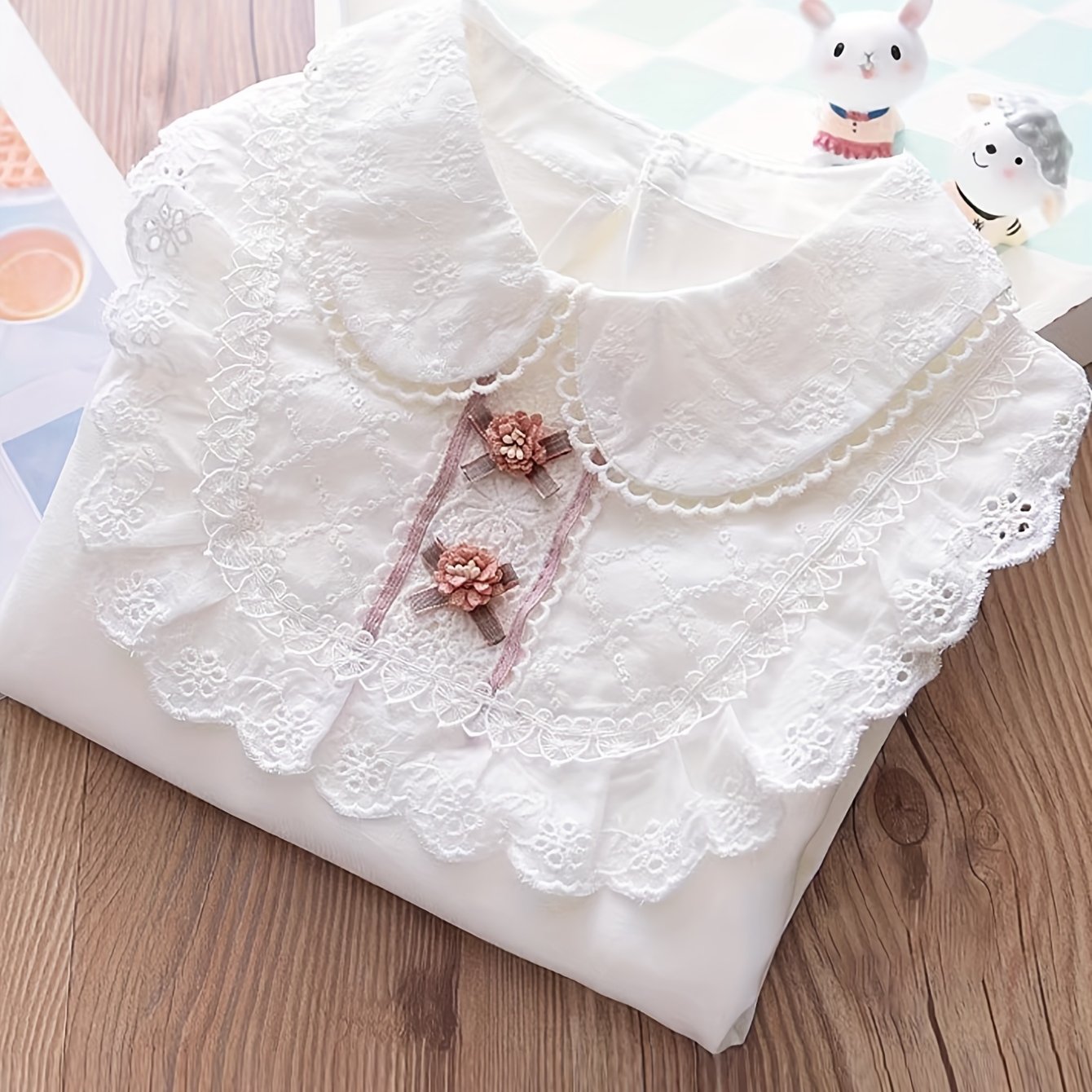 Image of White Long-sleeve Shirt For Girls With A Doll Collar, Suitable For Spring And Autumn, Perfect As A Layering Piece For Older Children, Featuring A Large Lace Collar And Made Of 95%