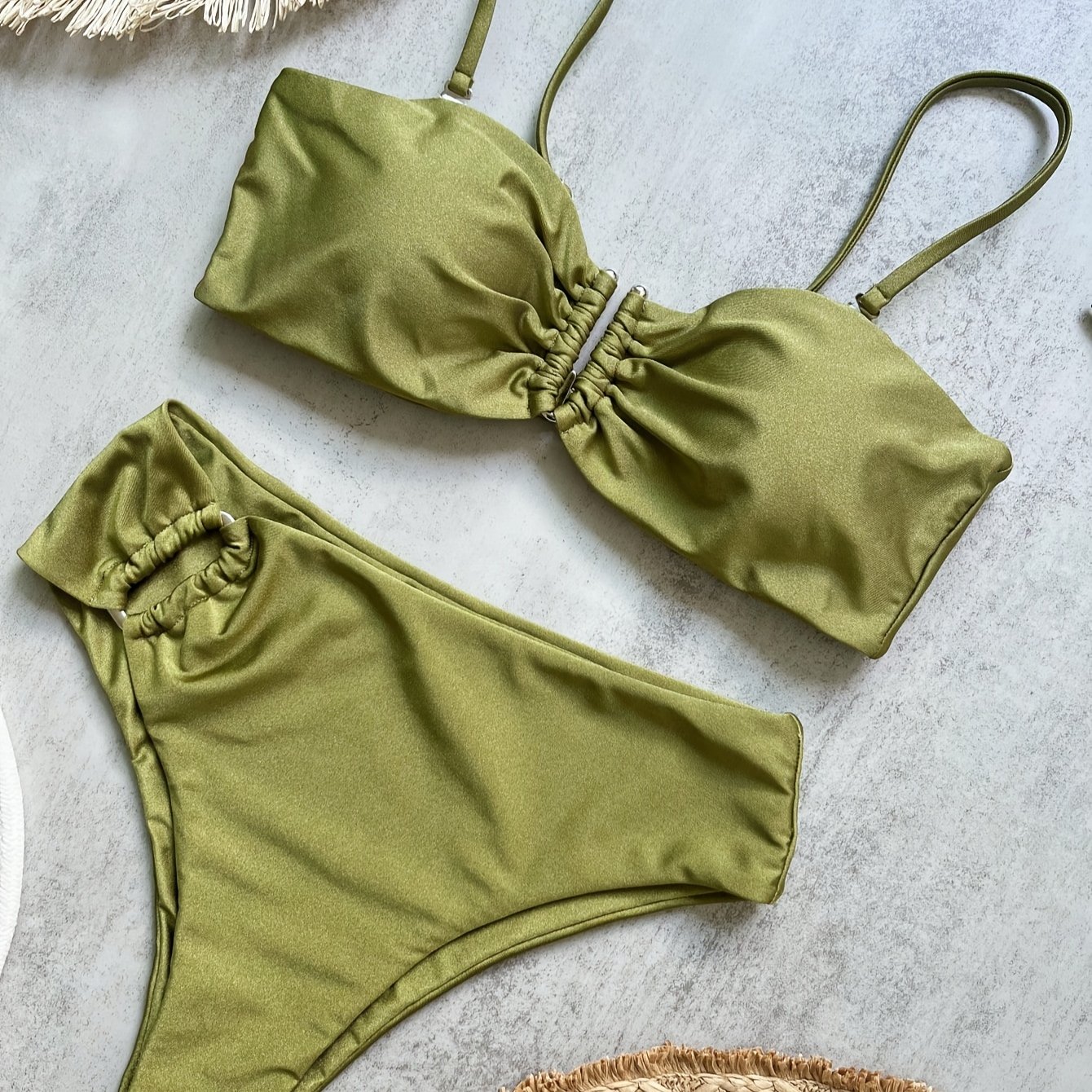 E-shop Europäischer amerikanischer INS-Stil einfarbiger geteilter Bikini-Badeanzug für Strandurlaube, hochgeschnittener Unterteil, frischer Bikini