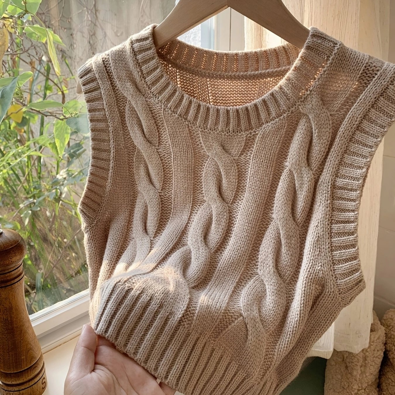 Retro Twisted Flower Vest, Sweater