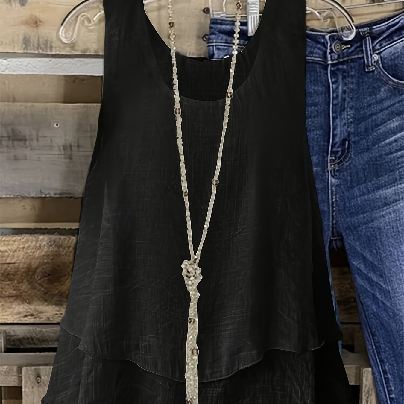 Image of Plus Size, Women's Plus Size Sleeveless Elegant Tank Top